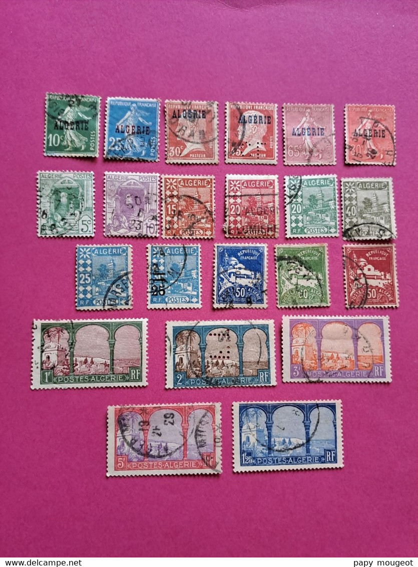 Algérie - 84 Timbres Oblitérés (certains Avec Forte Charnière) - Lots & Serien