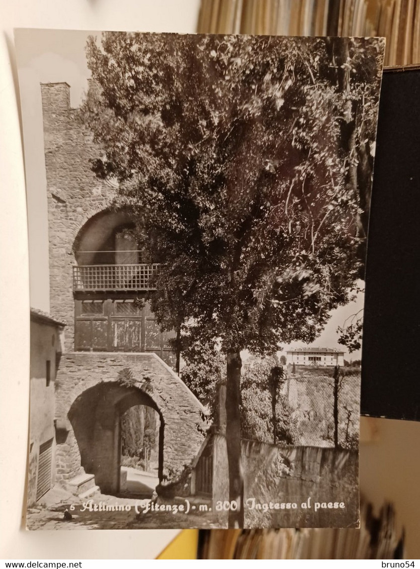 Cartolina  Artimino è Una Frazione Situata Nel Comune Di Carmignano Provincia Prato ,ingresso Del Paese 1966 - Prato