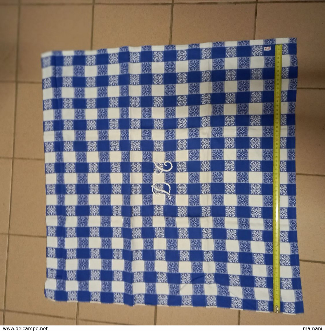 Nappe bleue 346x136cm avec serviettes monogramme DC