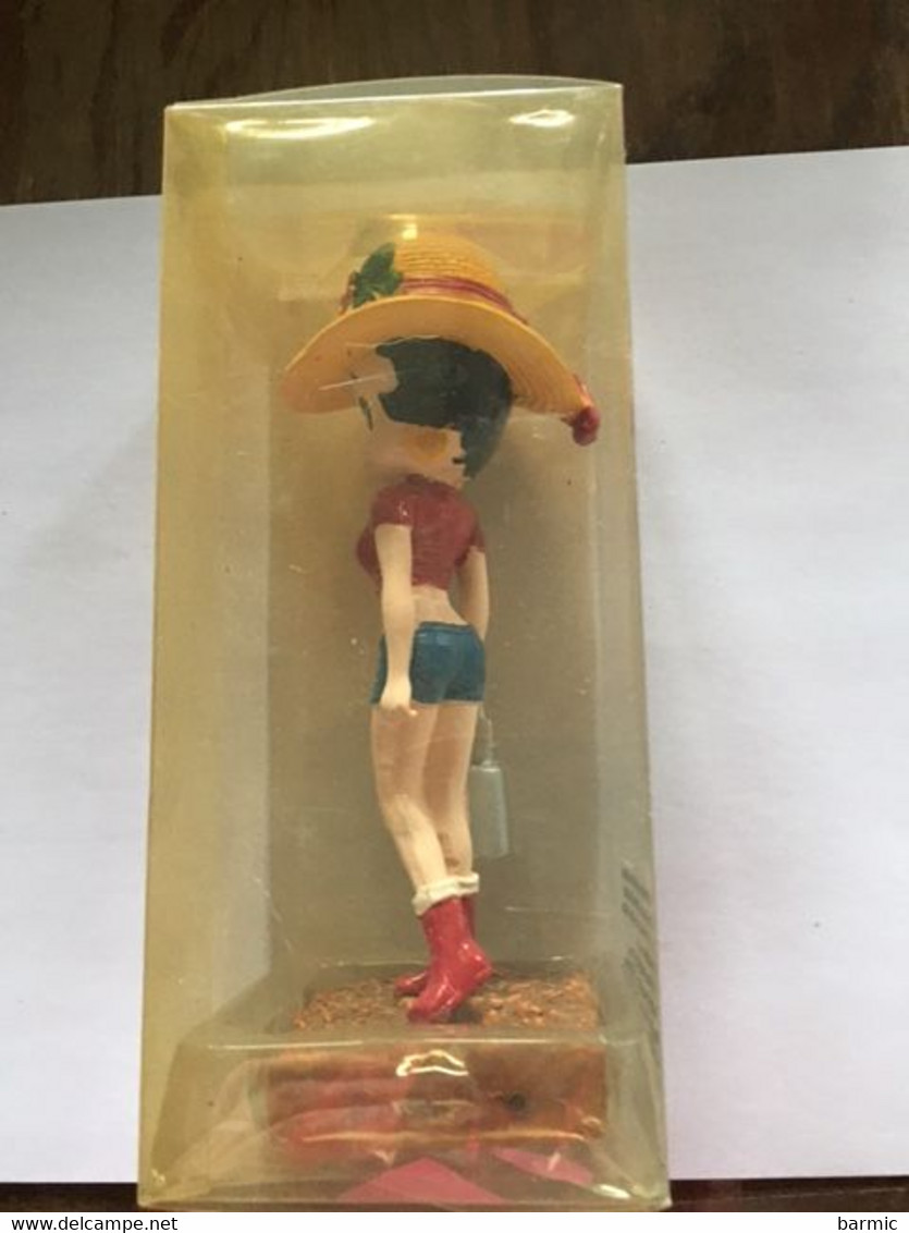 FIGURINE BETTY BOOP,  FERMIERE  N°16  AVEC SON LIVRET DE 18 PAGES REF 6068 - Autres & Non Classés