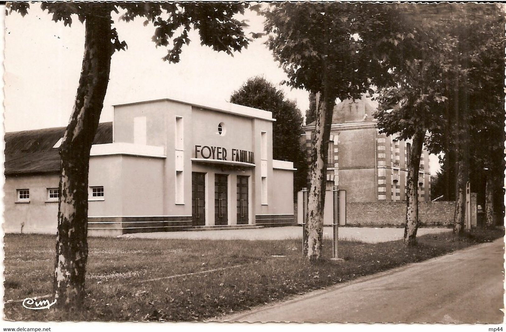 3J3 --- 41 MARCHENOIR La Salle Des Fêtes Et L'Ecole - Marchenoir