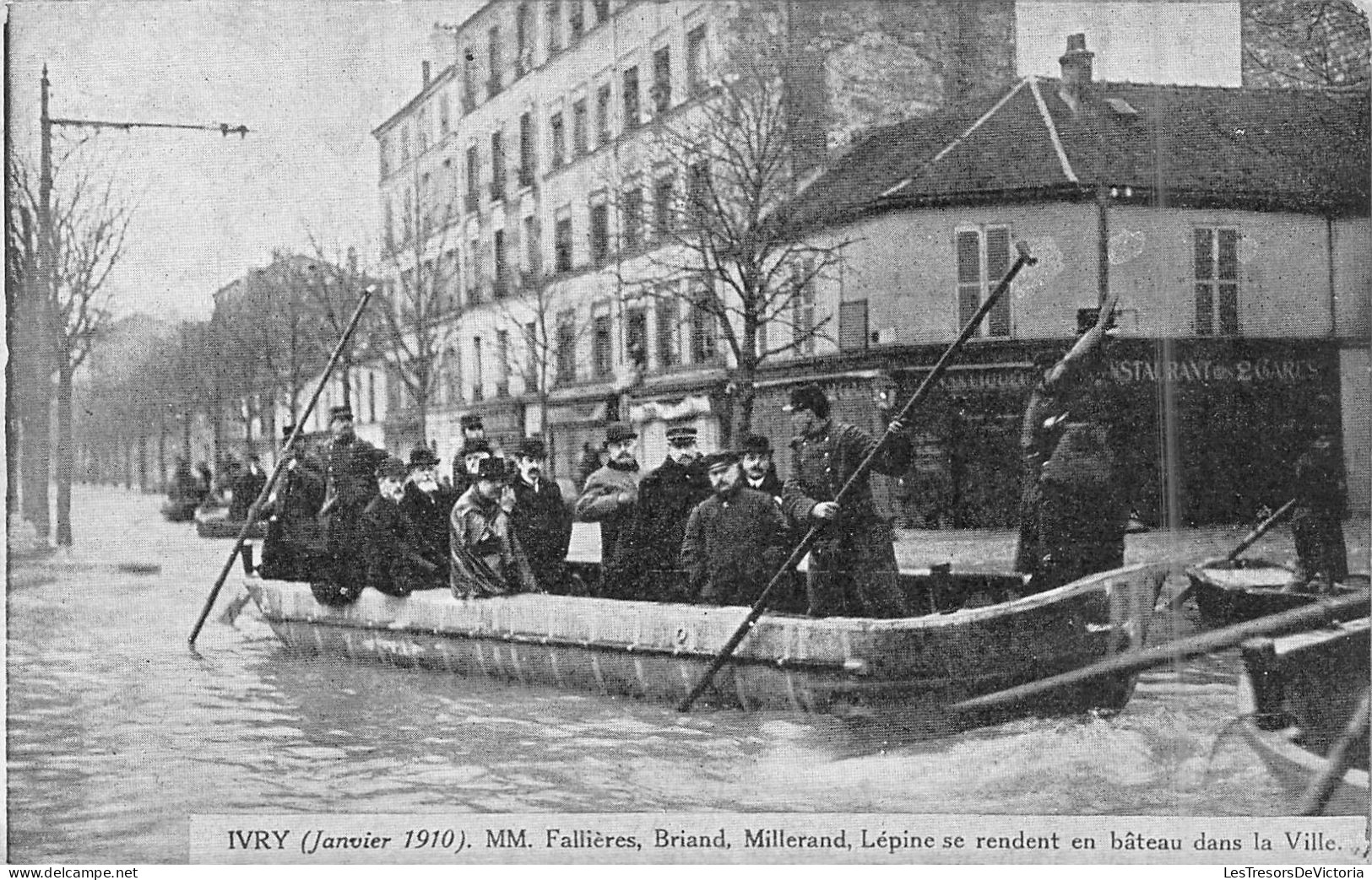 FRANCE - 94 - IVRY - M M Fallières Briand Millerand - Lépine Se Rendent En Bâteau Dans La Ville- Carte Postale Ancienne - Ivry Sur Seine