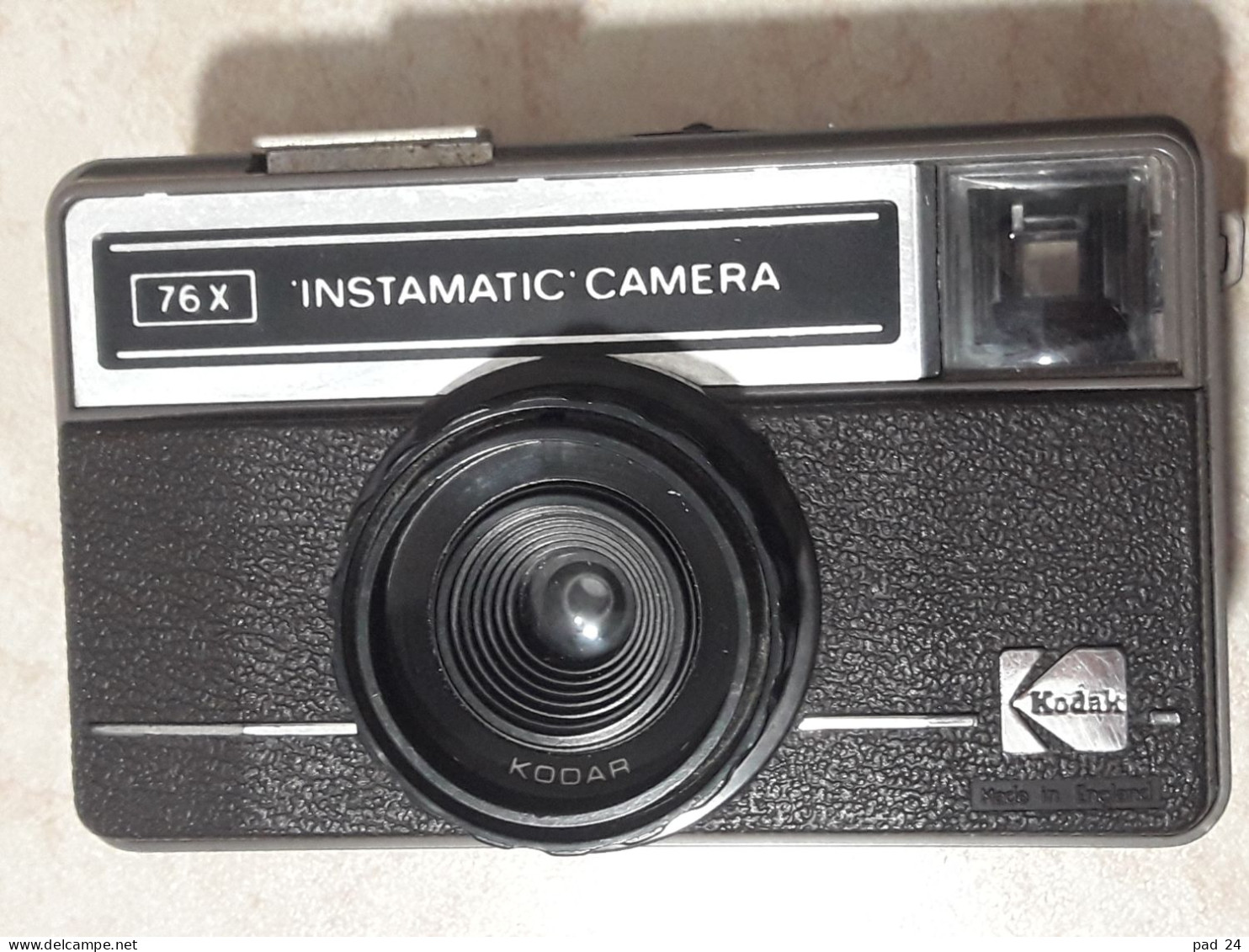 .76 X KODAK INSTAMATIC Παλαιά φωτογραφική μηχανή. Χώρα Κατασκευής  Ηνωμένο Βασίλειο.  (Δεν γνωρίζω αν λειτουργεί καλα?). - Fotoapparate