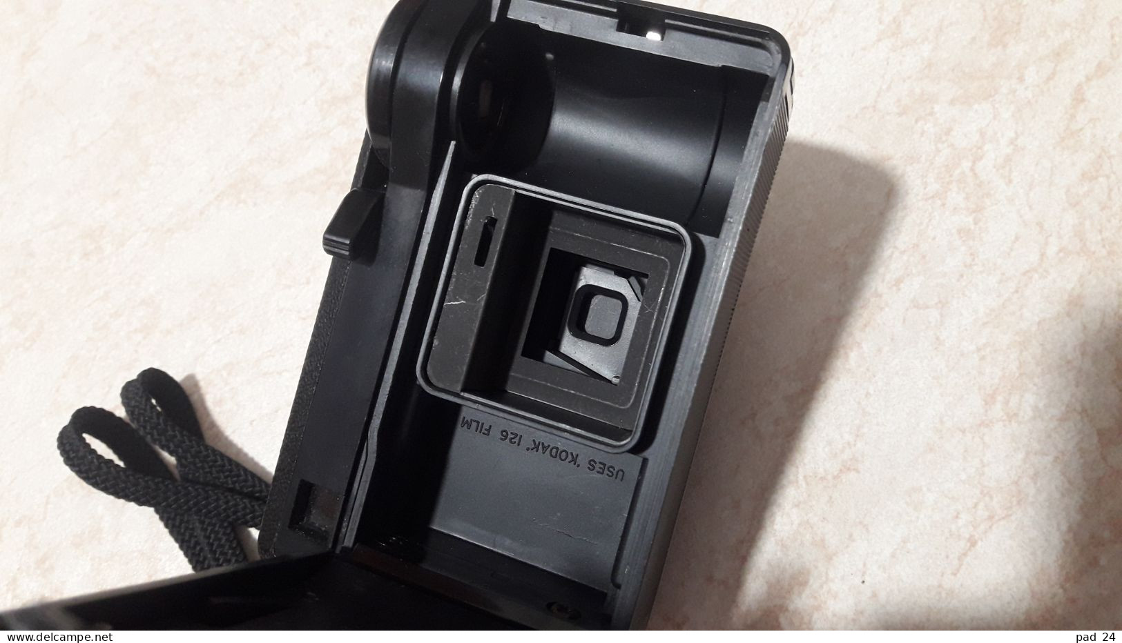 .56 X KODAK INSTAMATIC Παλαιά φωτογραφική μηχανή. Χώρα Κατασκευής  Ηνωμένο Βασίλειο.  (Δεν γνωρίζω αν λειτουργεί καλα?). - Fotoapparate