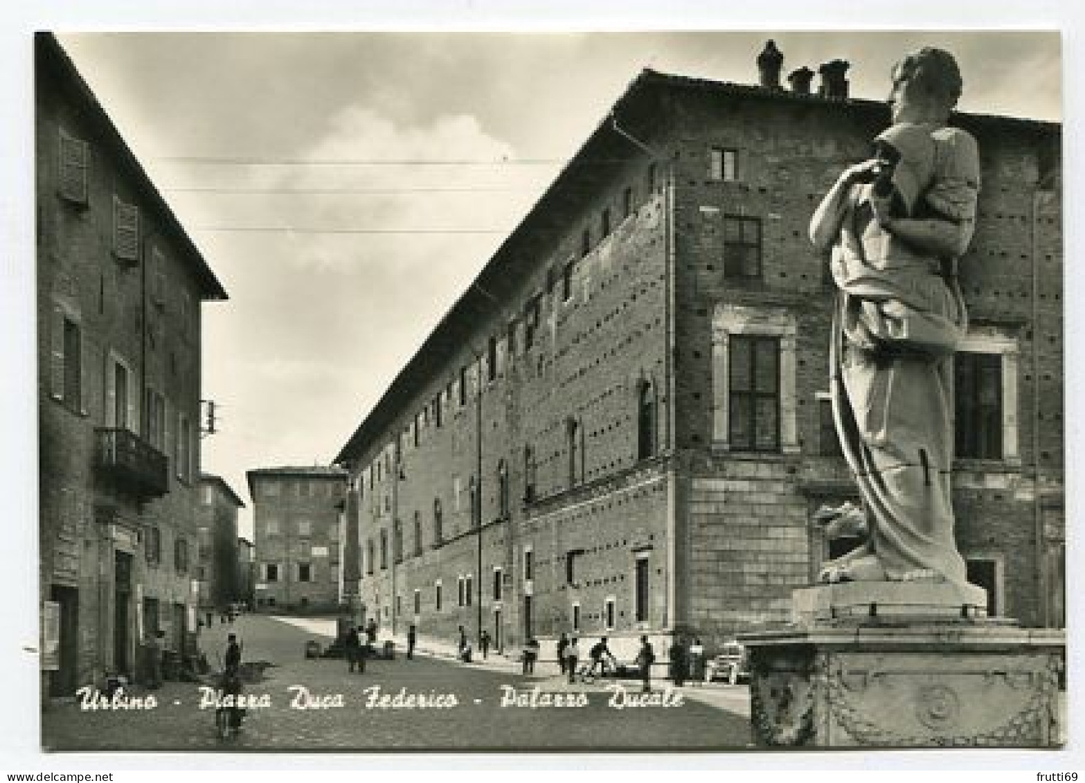 AK 123684 ITALY - Urbino - Piazza Duca Federico - Palazzo Ducale - Urbino