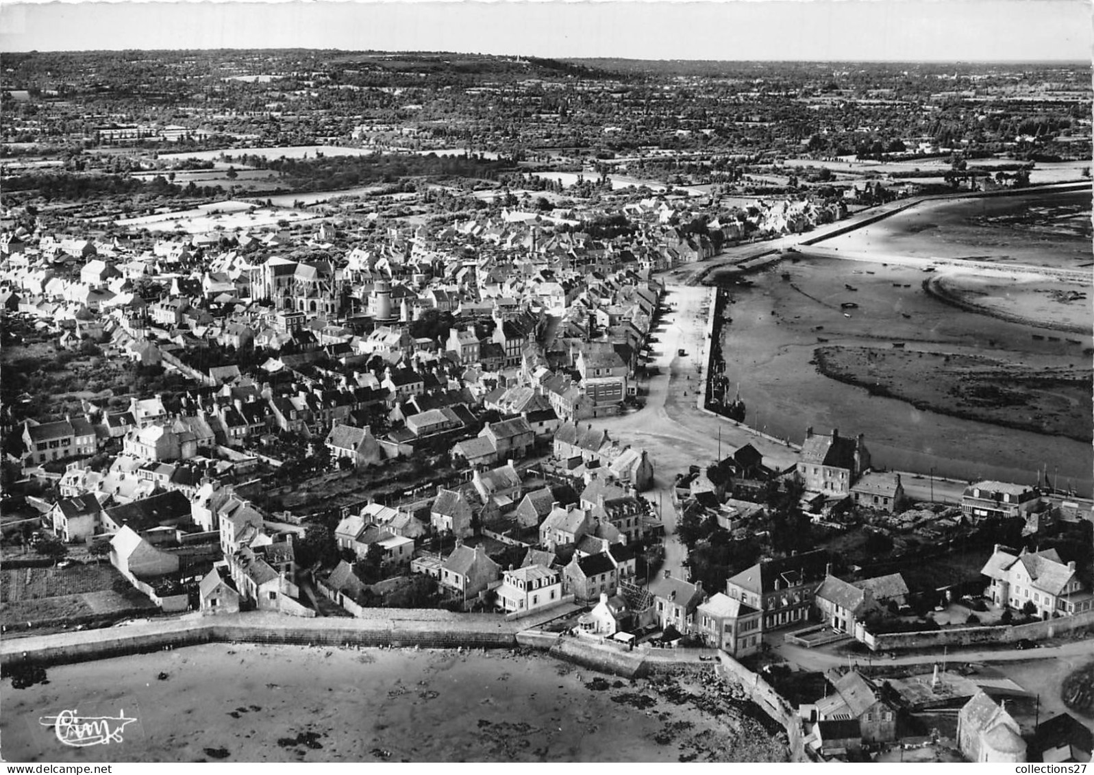 50-SAINT-VAAST-LA-HOUGUE- VUE AERIENNE LA VILLE ET LE PORT - Saint Vaast La Hougue