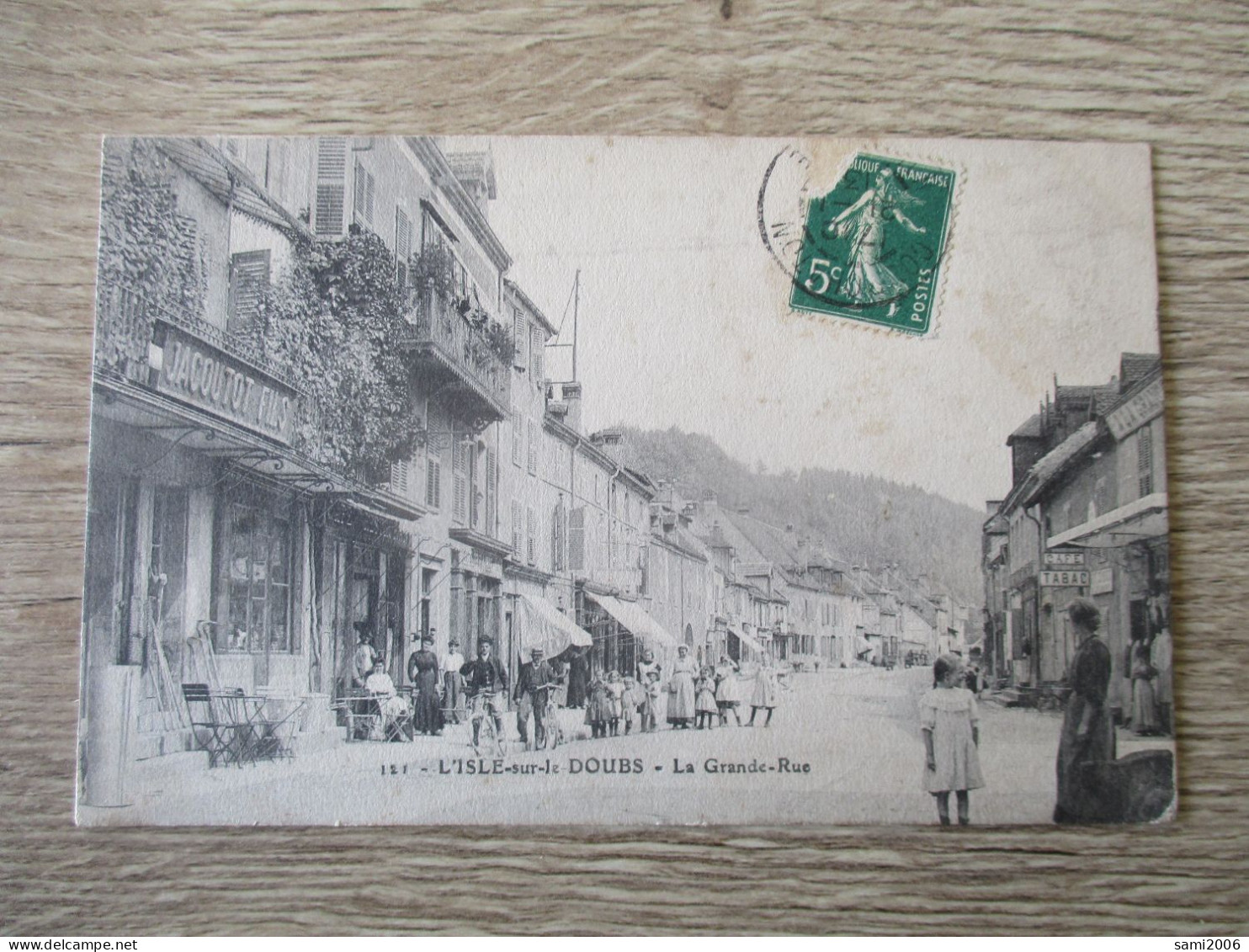 25 L'ISLE SUR LE DOUBS LA GRANDE RUE COMMERCES ANIMEE - Isle Sur Le Doubs