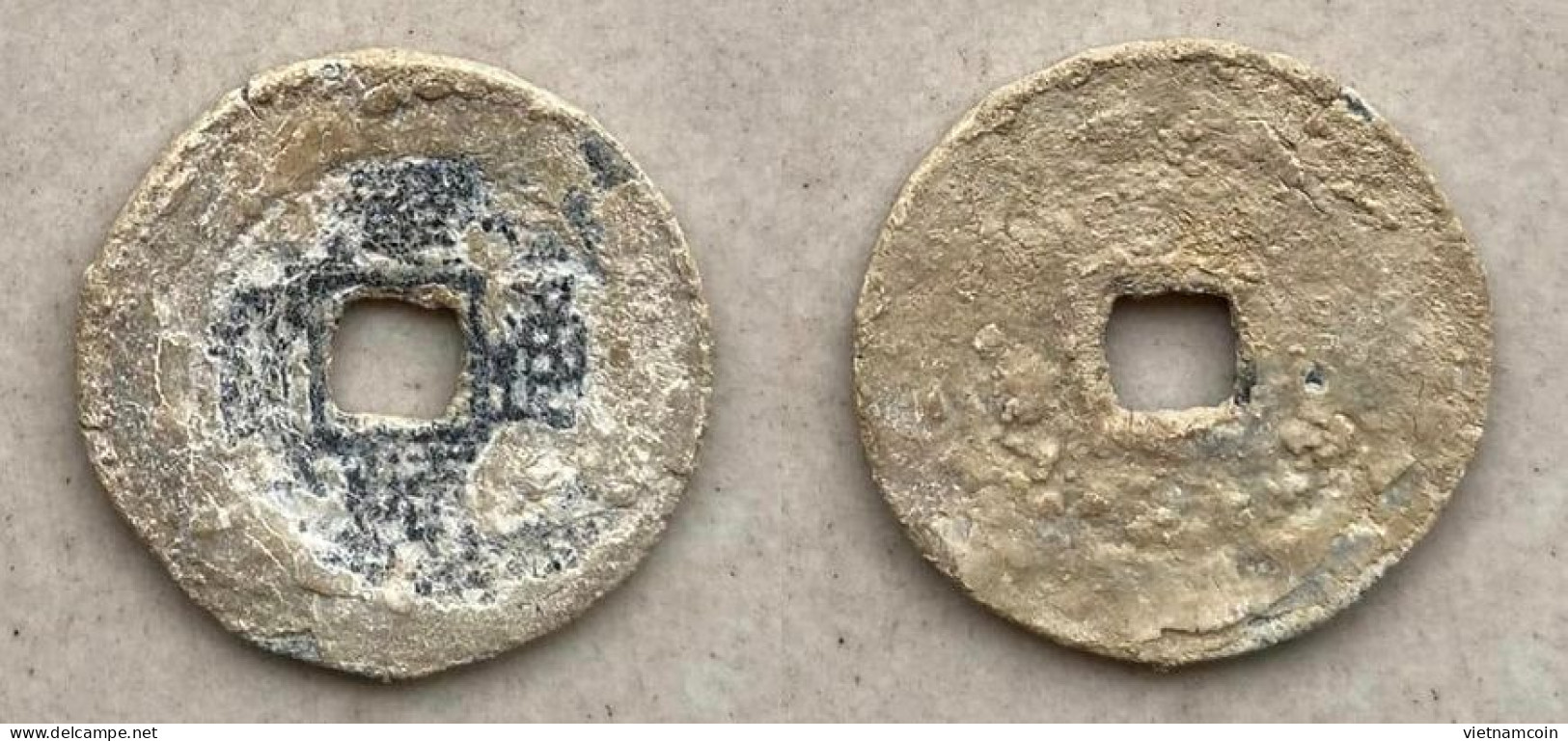 Ancient Annam Coin Kien Thuan Thong Bao (zinc Coin) Broad Rim  THE NGUYEN LORDS (1558-1778) - Vietnam
