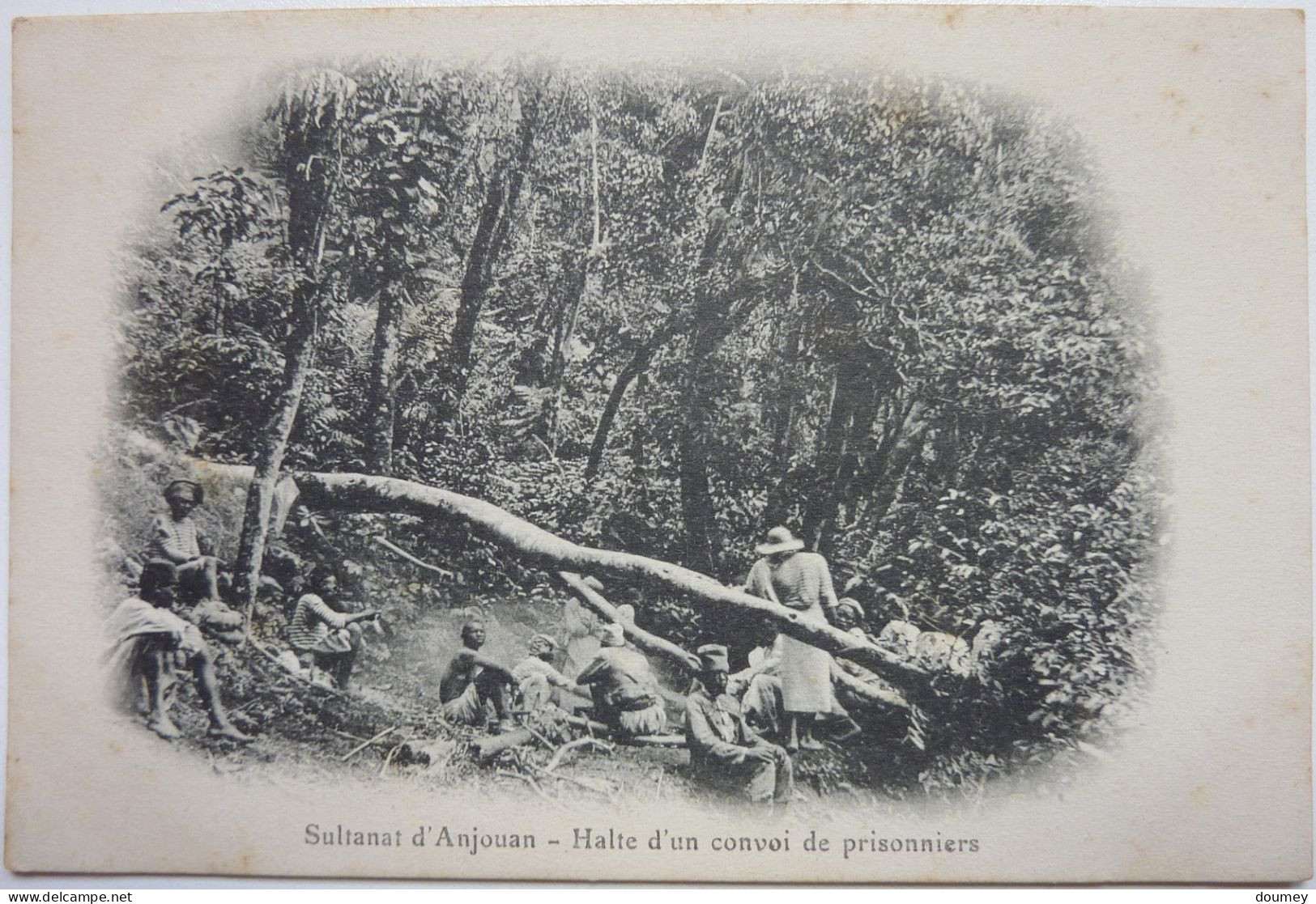 HALTE D'UN CONVOI DE PRISONNIERS - SULTANAT D'ANJOUAN - Comorre