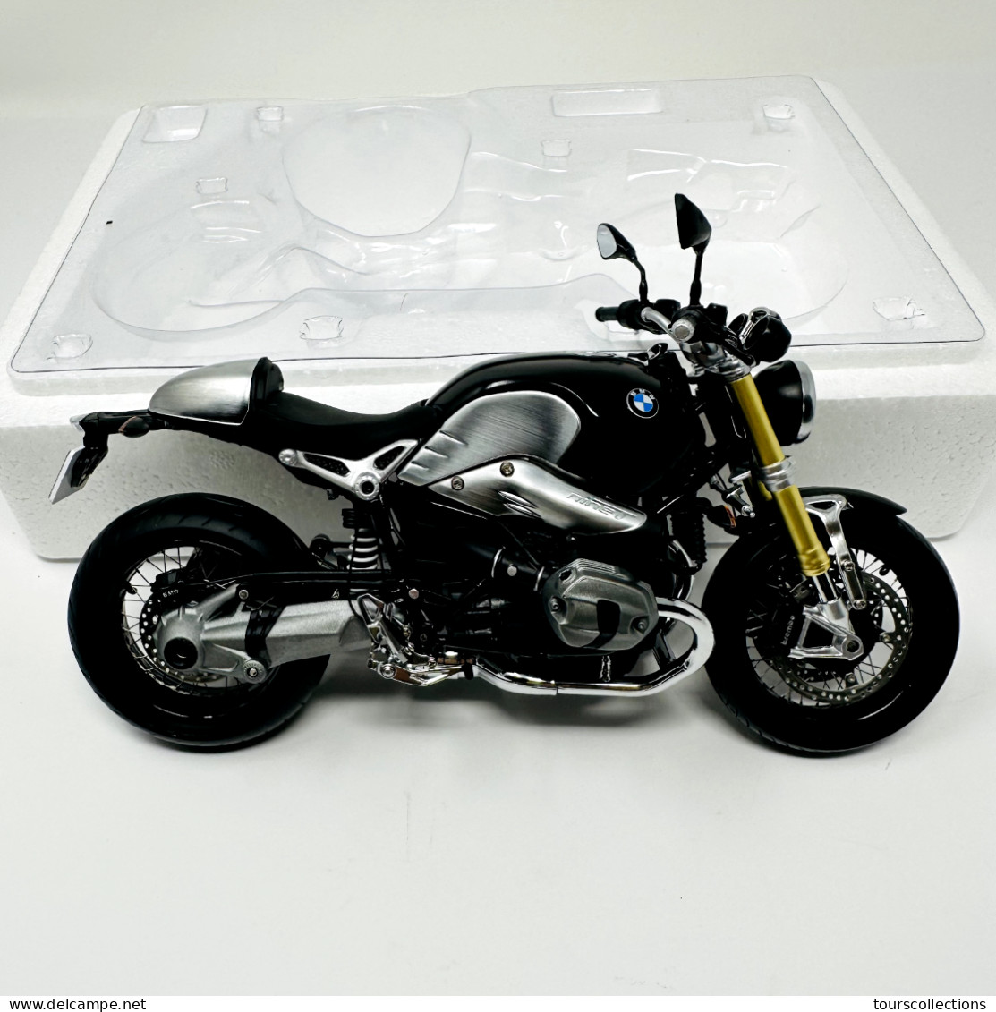 BMW 1/10 BMW Motorrad R NineT Nine T Moto Concessionnaire Boite Ref 80 43 2 357 414 - Motorfietsen