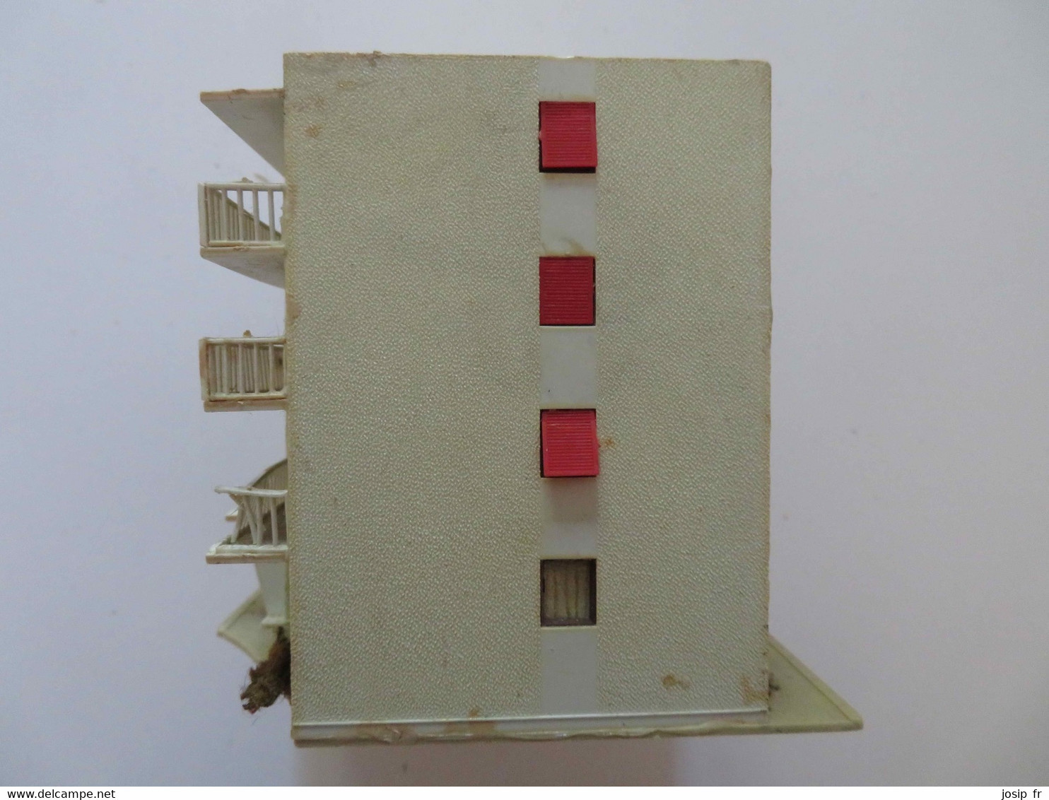 MODELISME FERROVIAIRE: MAQUETTE PETIT IMMEUBLE MODERNE DES ANNÉES '70  (FORMAT HO) - Decoración