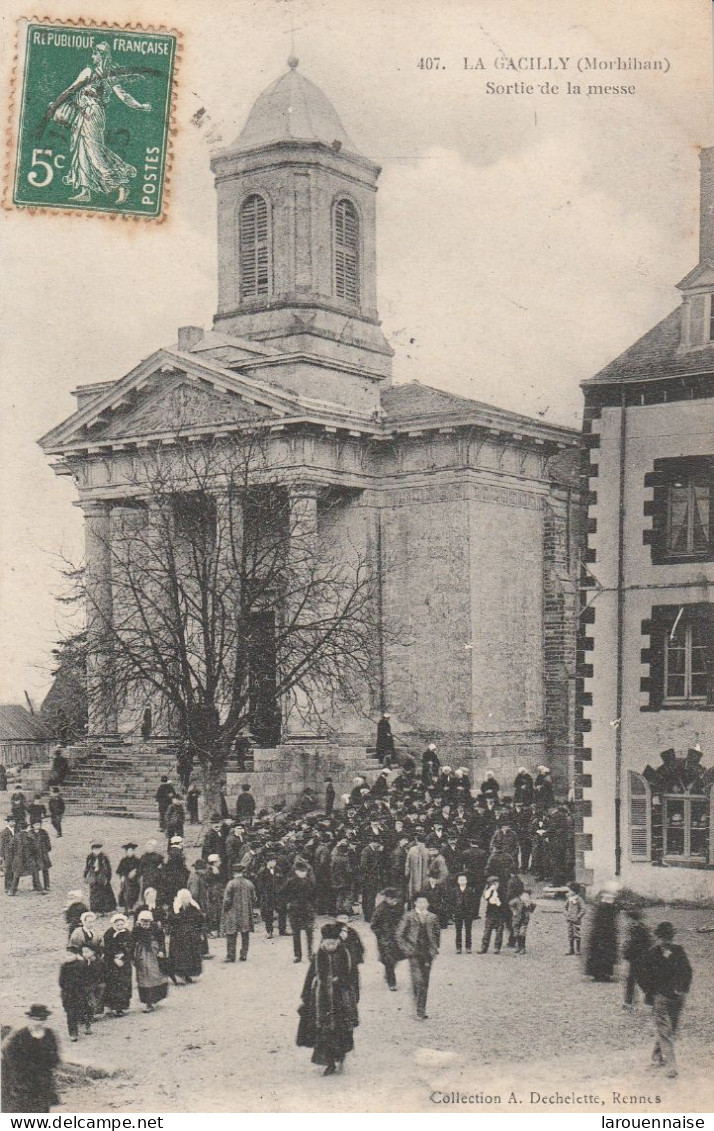 56 - LA GACILLY - Sortie De La Messe - La Gacilly