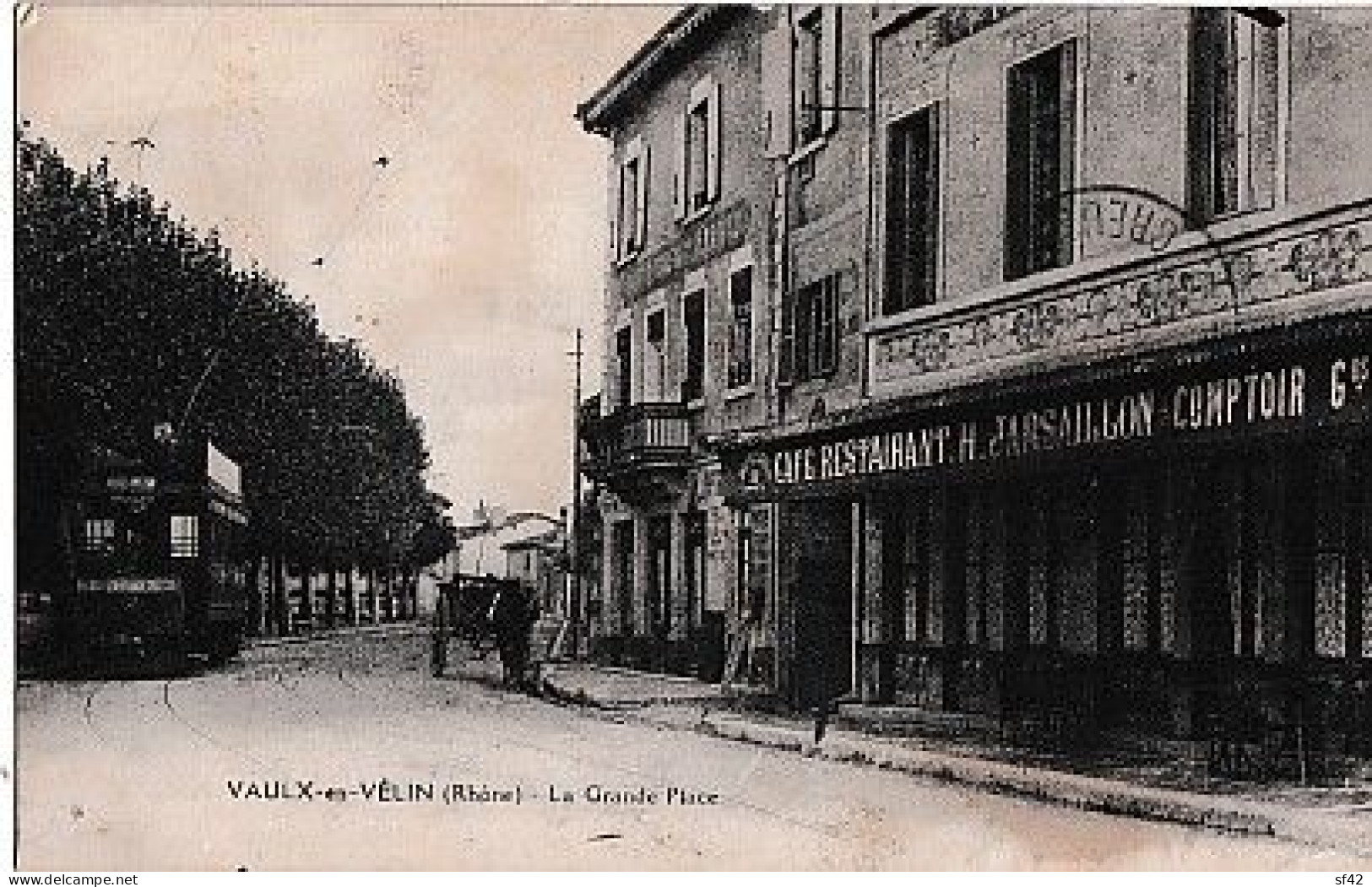 VAULX EN VELIN         LA GRANDE PLACE   RESTAURANT JARSAILLON       TRAMWAY - Vaux-en-Velin