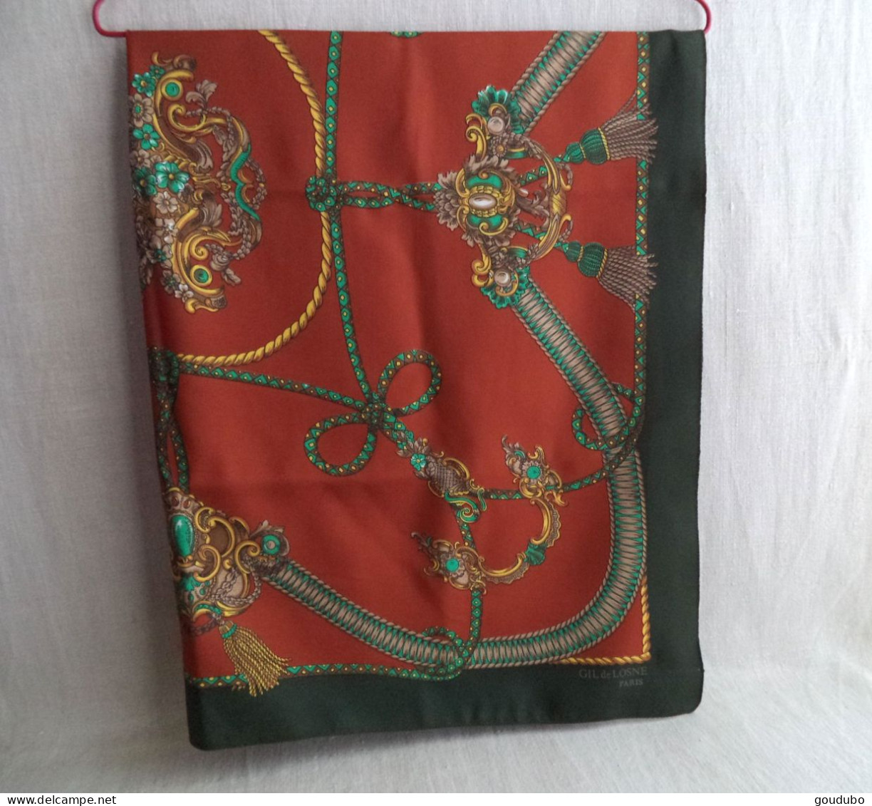 Foulard  Gil De Losne Paris Motifs Ornements Style Parure 19ème Fabriqué En Italie. - Scarves