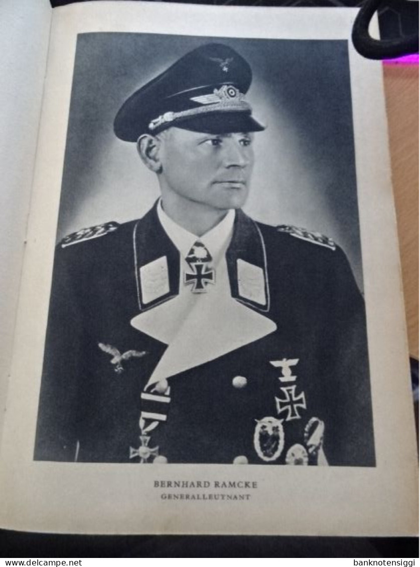 1  Buch Vom Schiffsjungen zum Fallschirmjäger-General   vom Bernhard Ramcke 1943