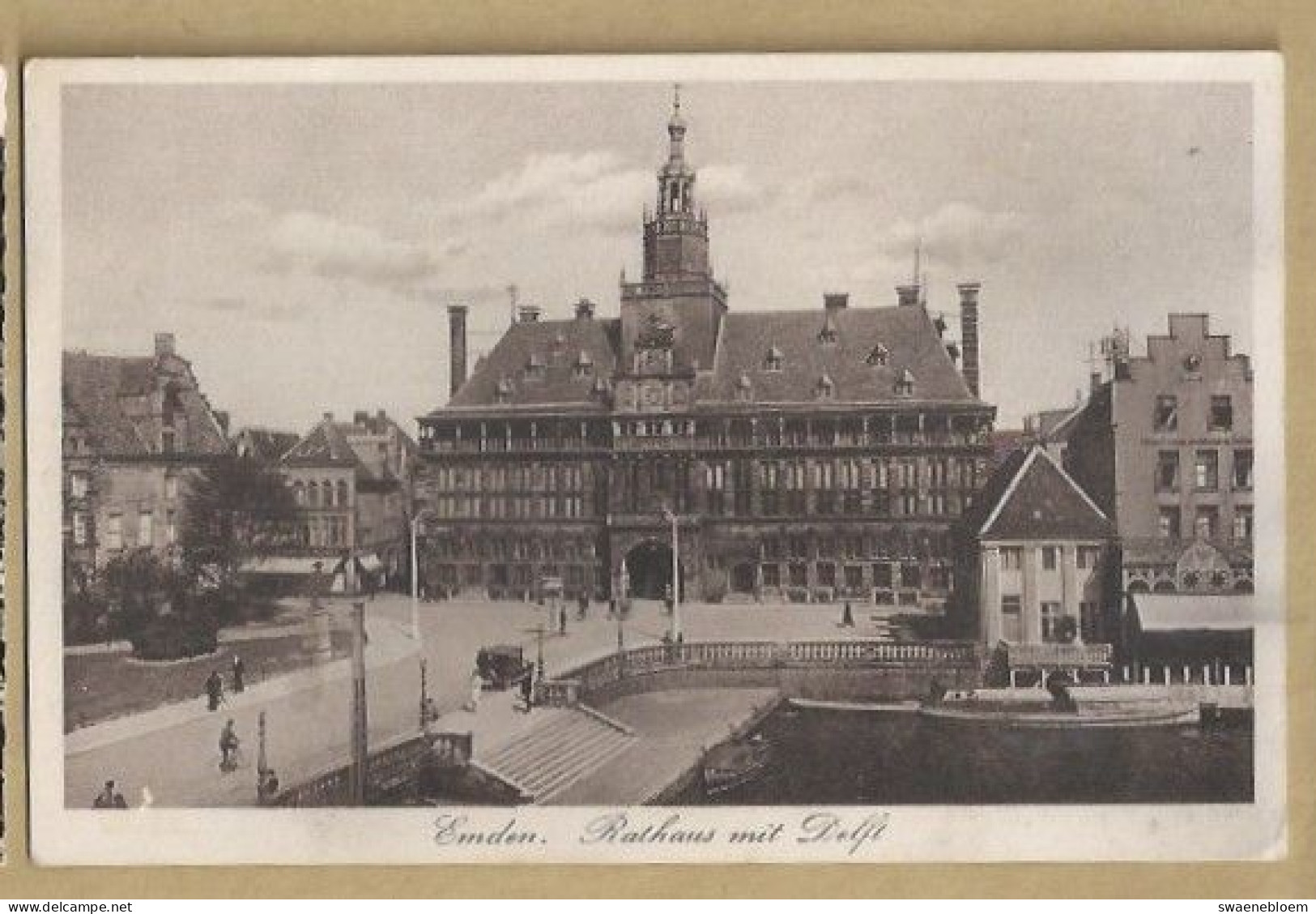 DE.- DUITSLAND. EMDEN. RATHAUS MIT DELFT. OLD CAR. - Emden