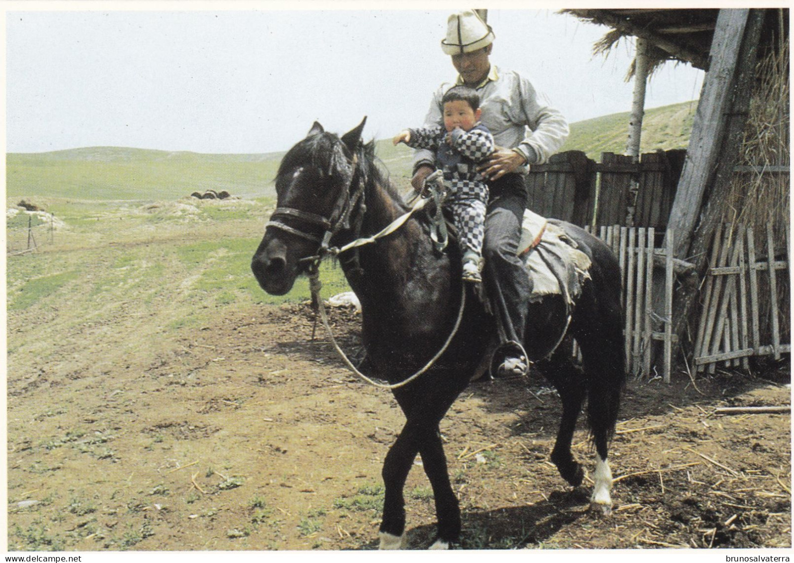 KAZAKHSTAN - Dans La Steppe - Très Bon état - Kazachstan