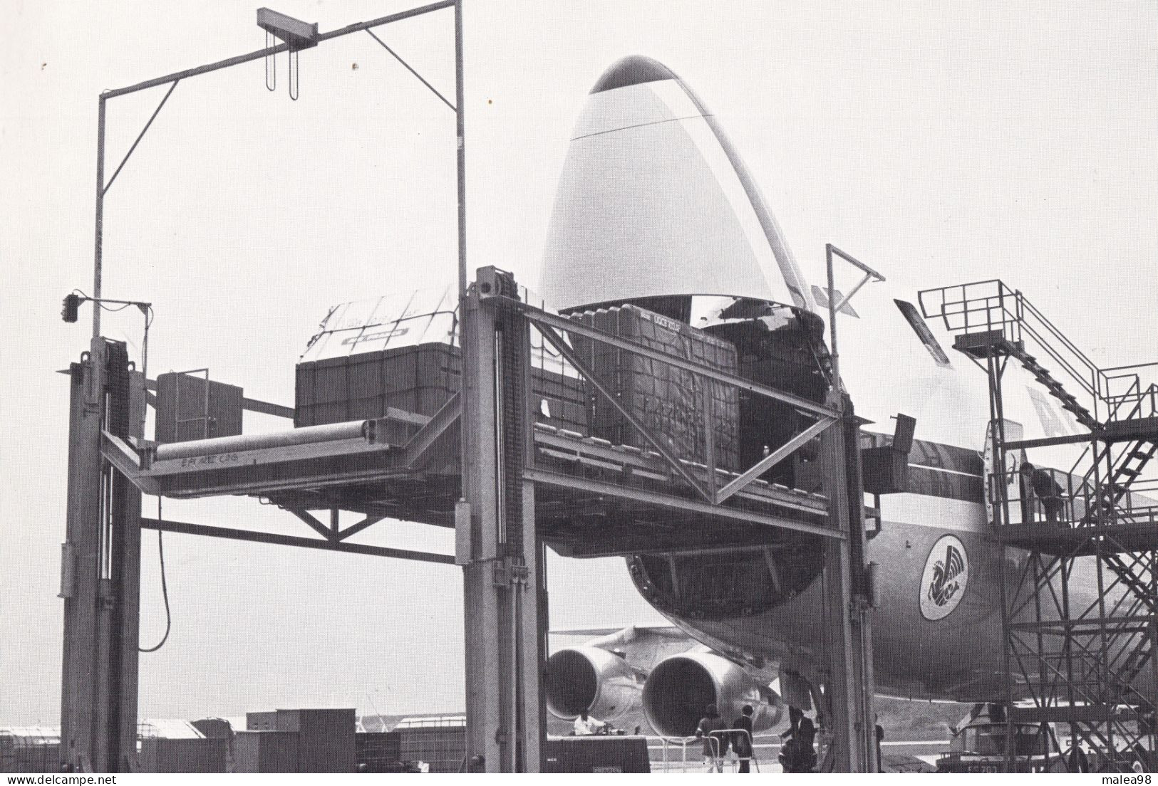 LE BOING 747 F  CARGO "SUPER PELICAN" ,,FICHE TECHNIQUE PUBLIEE PAR AIR FRANCE 1974   31X21 CM   TBE - Cutaways