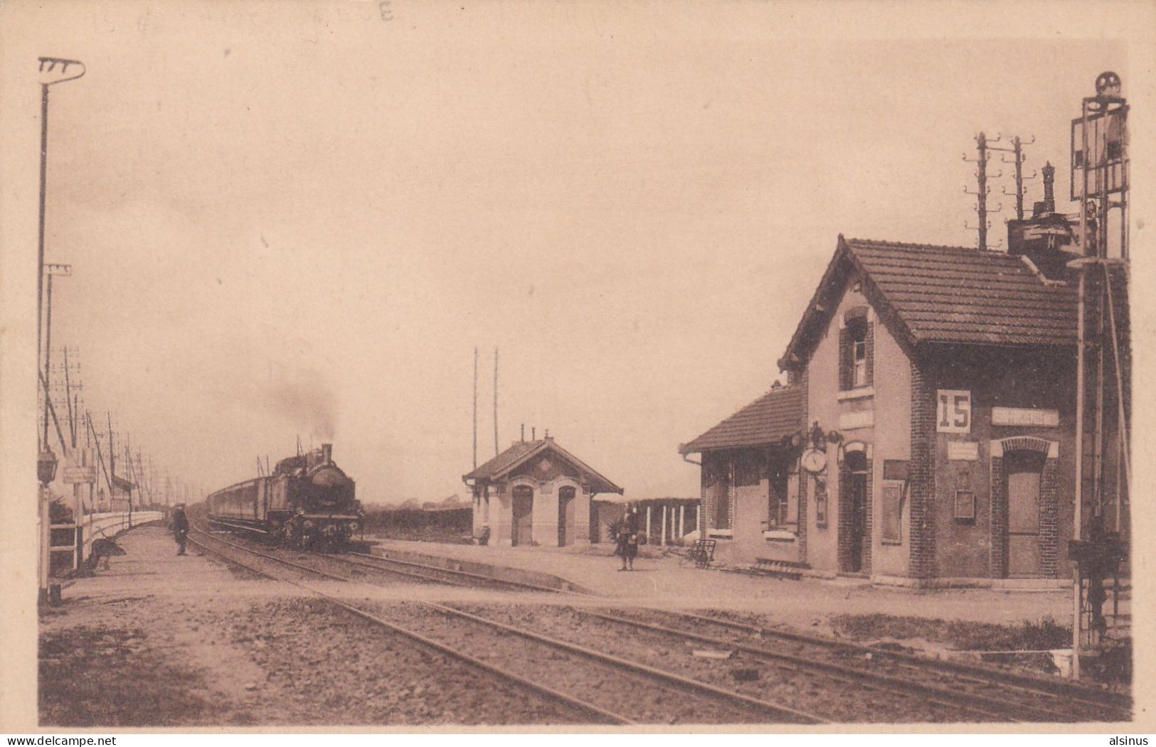 78 - PORCHEVILLE  GARE ISSOU-PORCHEVILLE - TRAIN ARRIVANT EN GARE - Porcheville