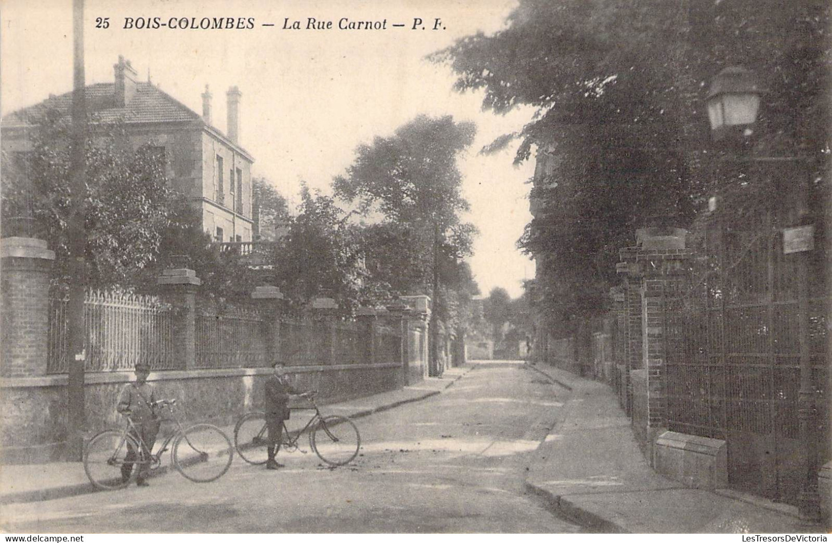 FRANCE - 92 - BOIS COLOMBES - La Rue Carnot - Carte Postale Ancienne - Colombes