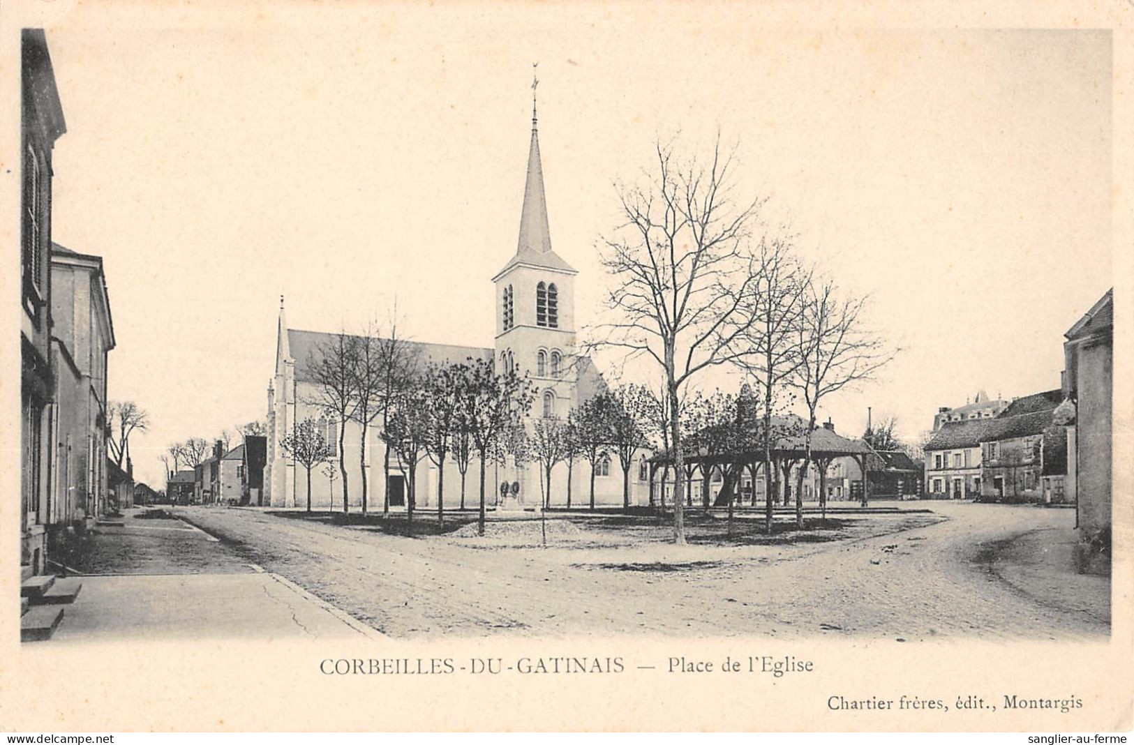 CPA 45 CORBEILLE DU GATINAIS PLACE DE L'EGLISE - Autres & Non Classés