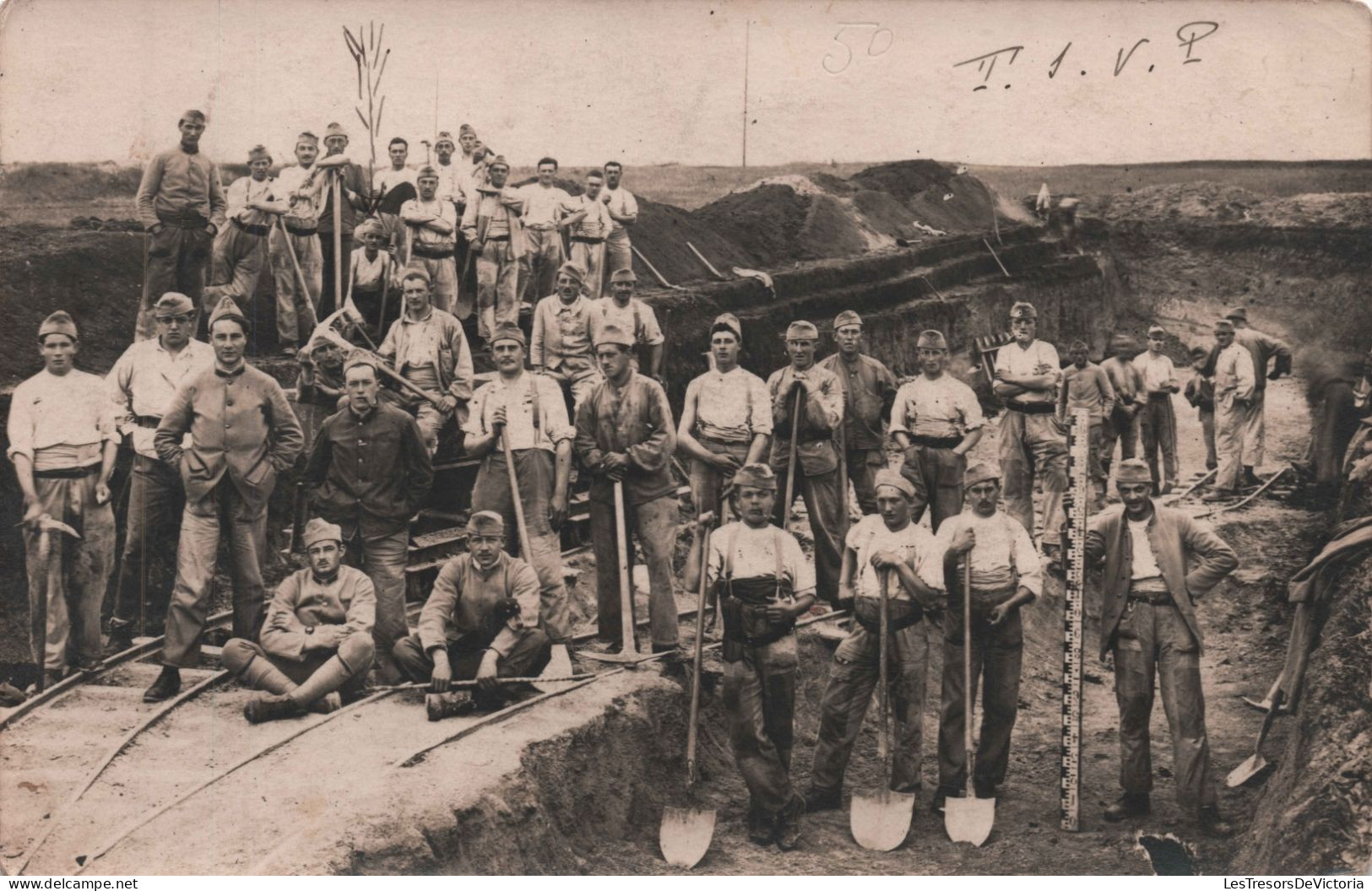 CARTE PHOTO - Chantier Du Camp De Mailly - Construction D'un EPI De Tir - Photographie -  Carte Postale Ancienne - - Photographie