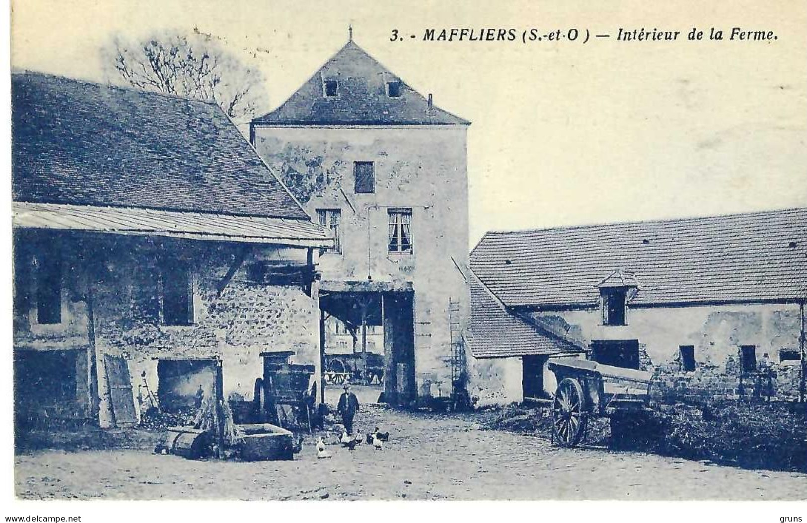 Maffliers Intérieur De La Ferme, Très Rare - Maffliers