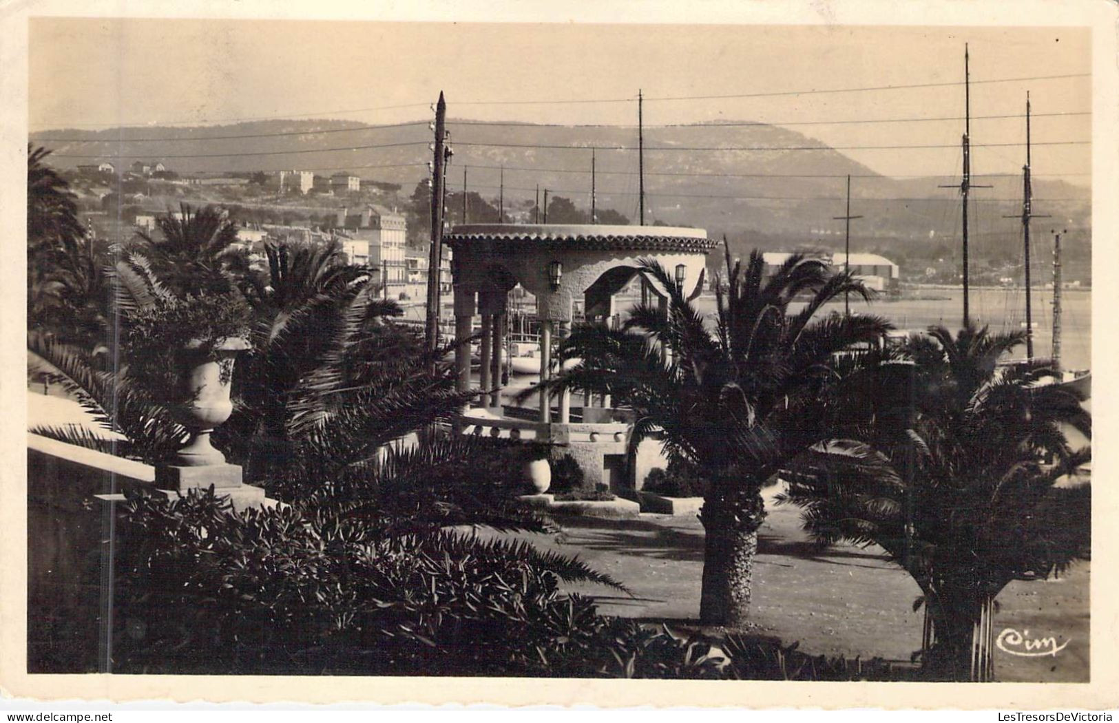 FRANCE - 83 - BANDOL - Echappée Sur Le Port - Carte Postale Ancienne - Bandol