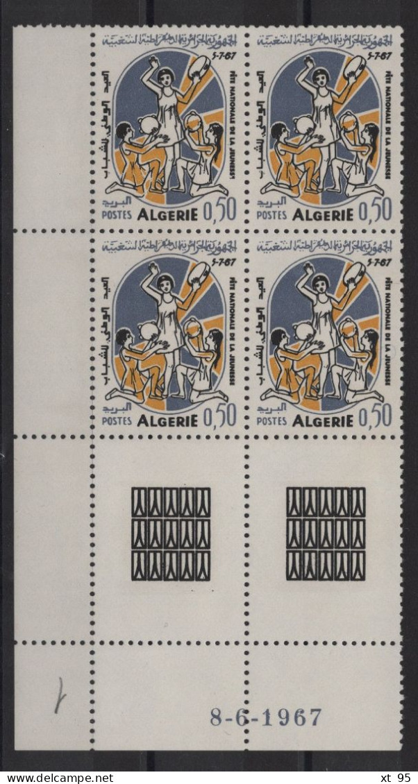 Algerie - N°451 - Coin Date - ** Neuf Sans Charniere - Cote +4.40€ - Algeria (1962-...)