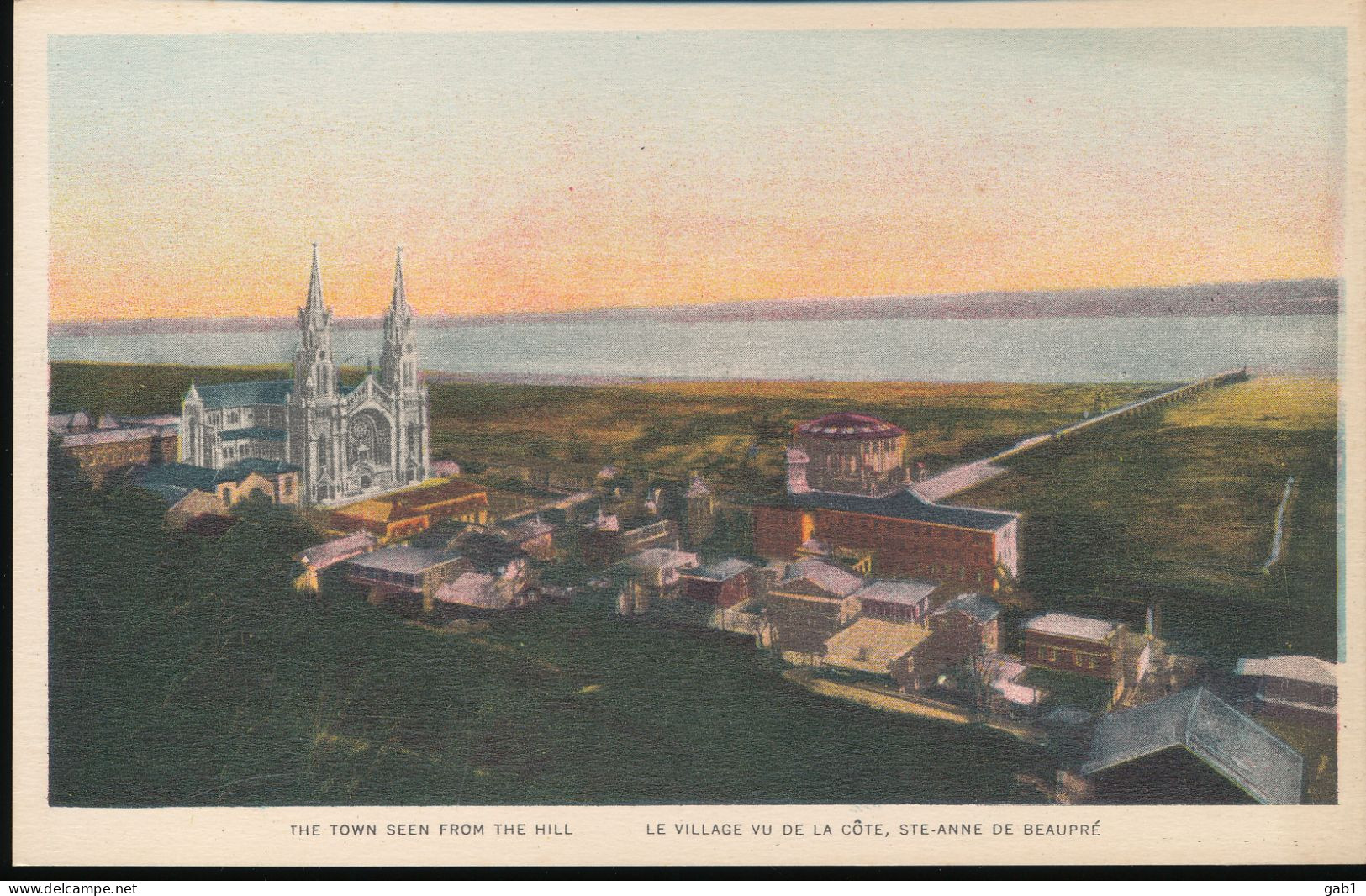 Canada --- Le Village Vu De La Cote  , Ste -  Anne De Beaupre - Ste. Anne De Beaupré