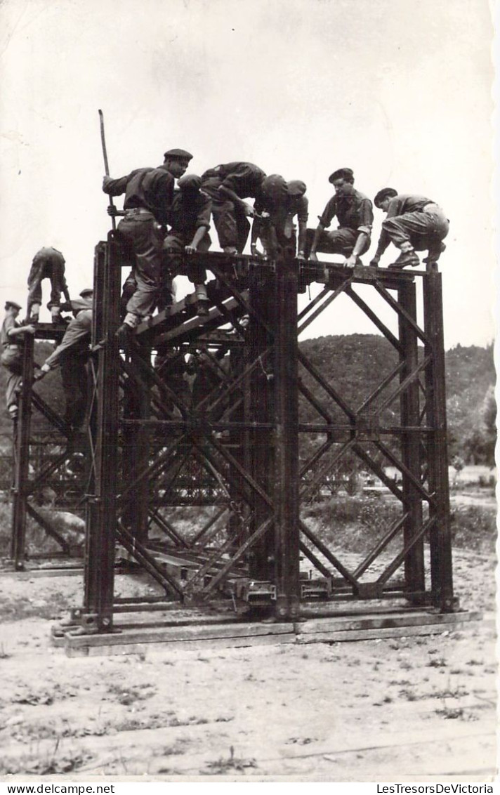 MILITARIA - Armée Belge - Construction D'un élément De Pont - Carte Postale Ancienne - Maniobras