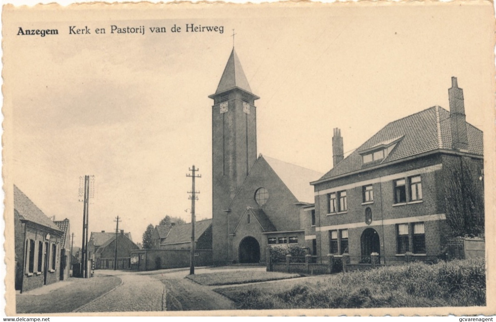 ANZEGEM  KERK EN PASTORIJ VAN DE HEIRWEG                2 SCANS - Anzegem