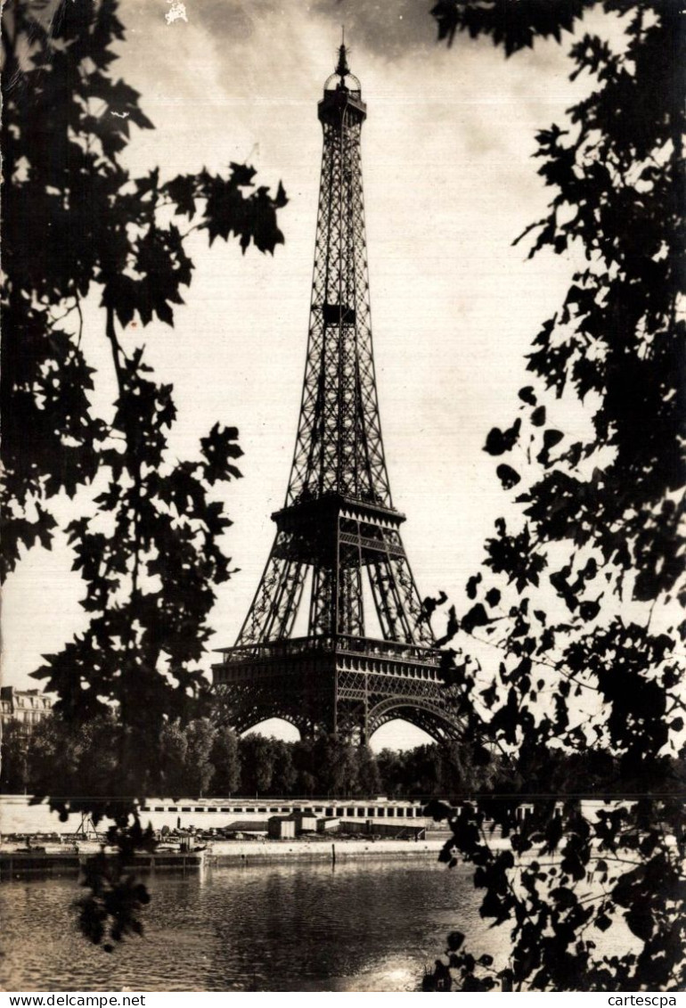 Paris La Tour Eiffel    CPM Ou CPSM - Tour Eiffel