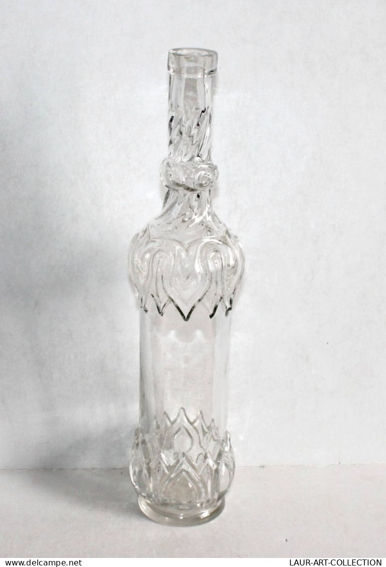 JOLIE ANCIENNE CARAFE BOUTEILLE EN VERRE MOULÉ, MOTIF EN RELIEF - VINTAGE H:32cm / ART DE LA TABLE (2501.1) - Karaffen