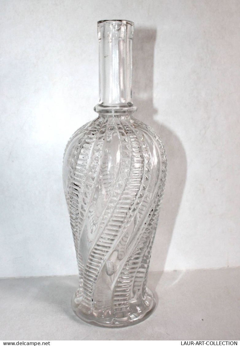 JOLIE ANCIENNE CARAFE BOUTEILLE EN VERRE MOULÉ, MOTIF TORSADE - VINTAGE H:25cm / ART DE LA TABLE (2501.3) - Jugs