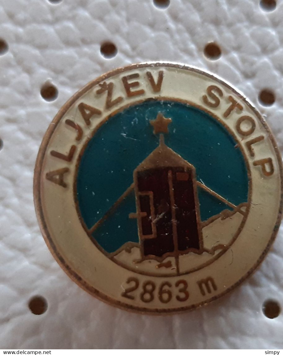 Triglav 2863 Aljazev Stolp Aljaz Tower  Alpinism, Mountaineering Slovenia  Pin - Alpinismo, Arrampicata