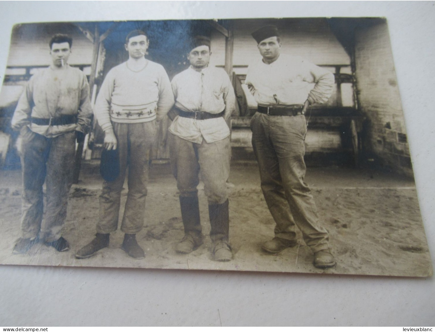 Militaria/Soldats Russes ? / Prisonniers ? /Carte Postale Photographique/ Vers 1915-20    PHOTN556 - Other & Unclassified