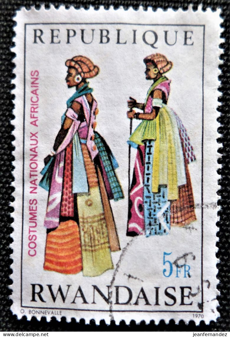 Rwanda 1970 African National Costumes   Stampworld N°  380 - Used Stamps