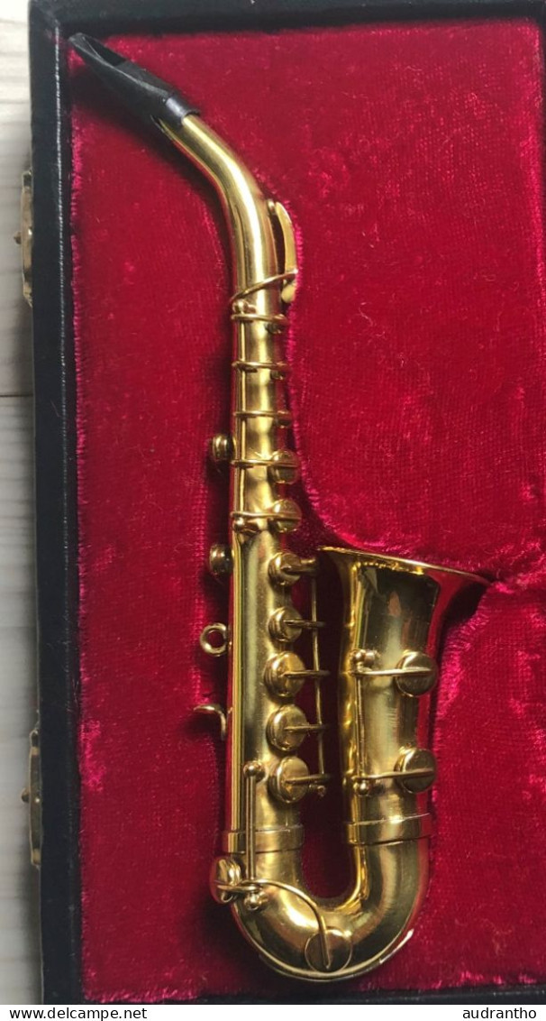 Instrument De Musique Miniature SAXOPHONE Dans Sa Boîte D'origine - Musical Instruments