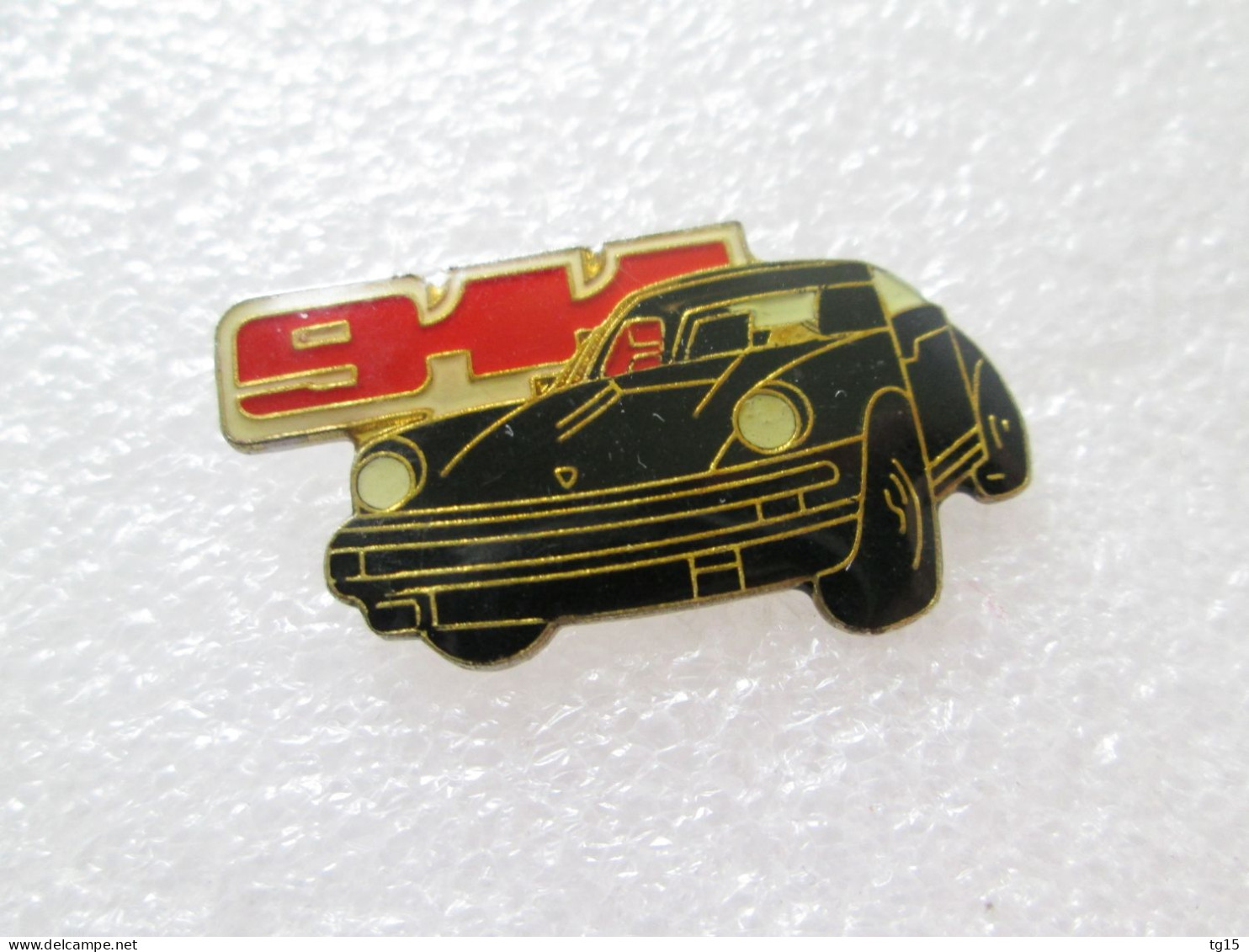 PIN'S    PORSCHE  911 - Porsche