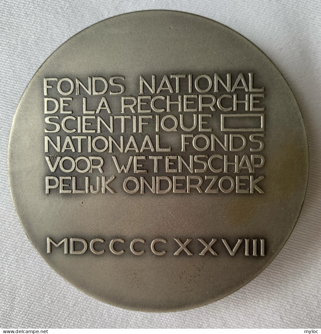 Médaille Bronze Argenté. Fond National De La Recherche Scientifique 1928. Albert I Roi Des Belges. Alfred Courtens. - Professionals / Firms