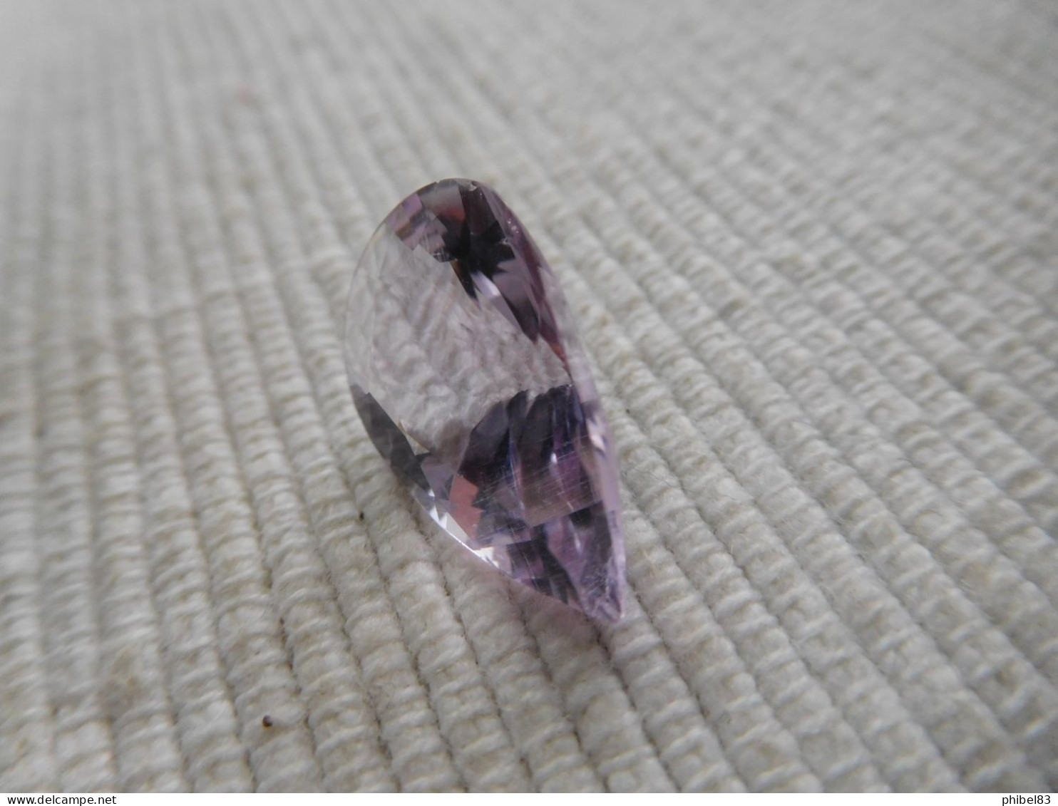 Imposante Amethyste Naturelle Mauve A Facettes, Taille Ovale 9.49 Carats  CL25 - Améthyste