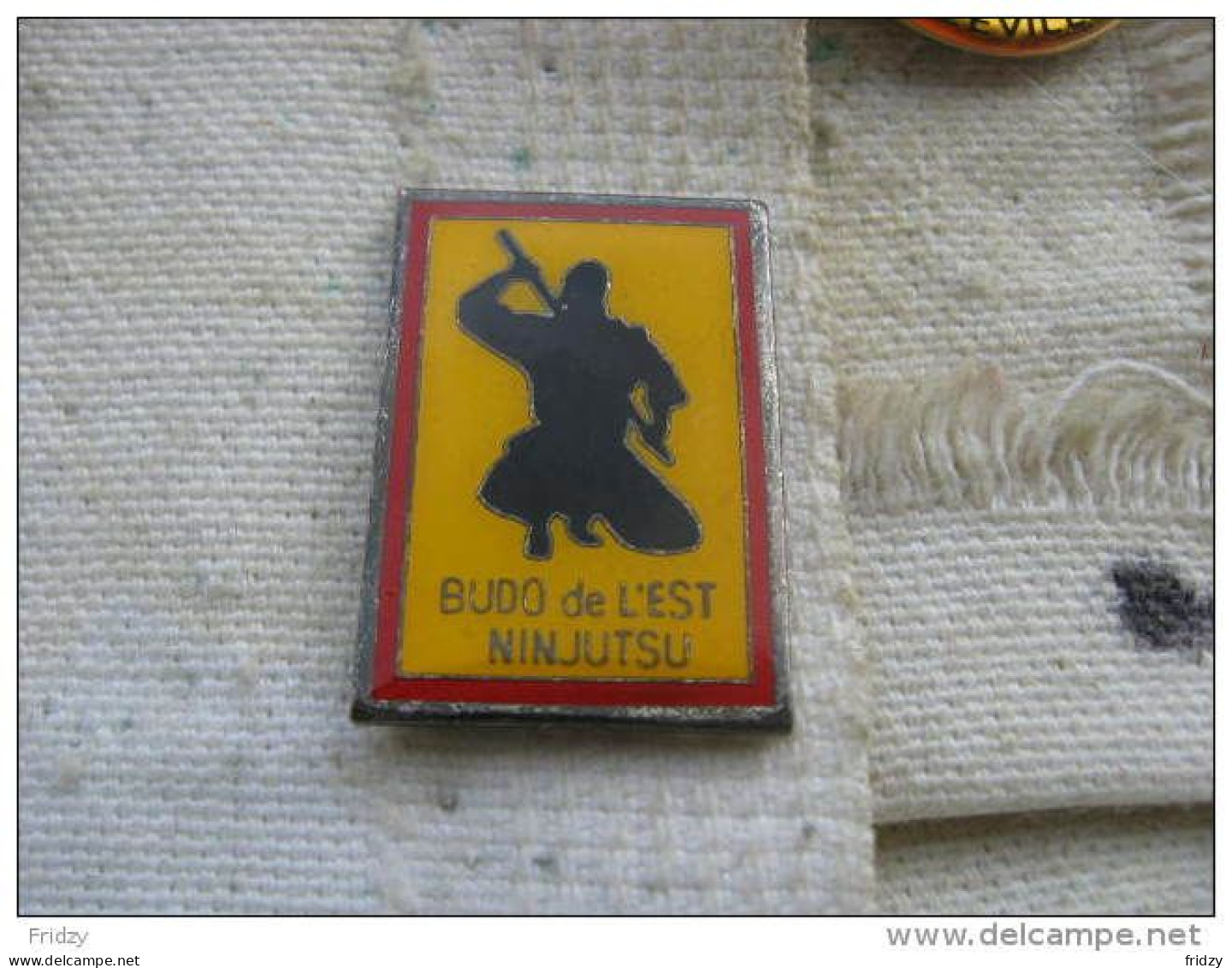 Pin's Budo De L'Est NINJUTSU. Sport De Combat - Judo