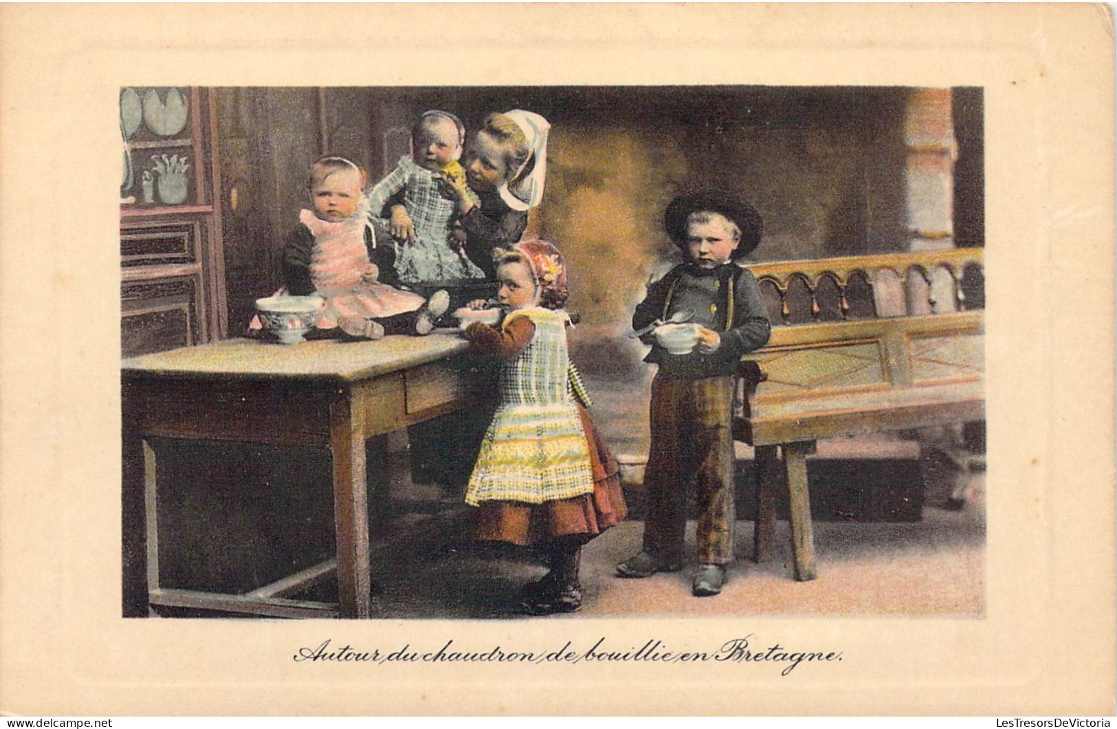 FOLKLORE - COSTUMES - Autour Du Chaudron De Bouillie En Bretagne - Carte Postale Ancienne - Trachten