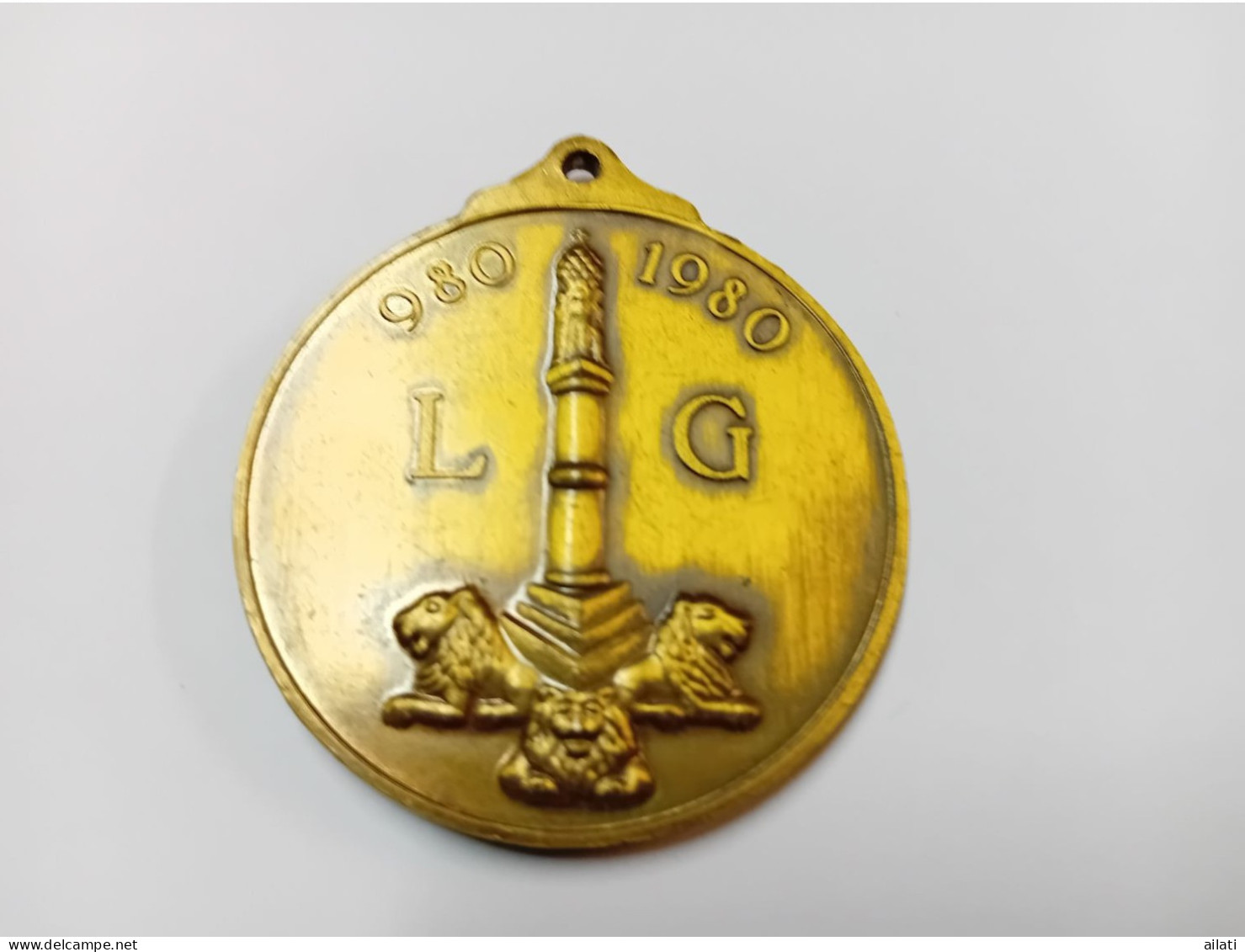 Une Médaille De La Province De Liége - Profesionales / De Sociedad