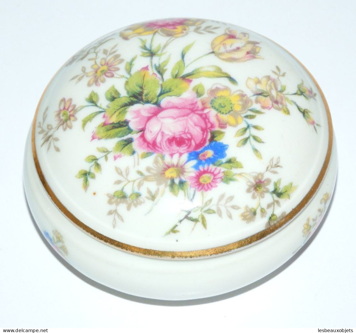 -2 ANCIENNES BOITES BONBONNIERES PORCELAINE LIMOGES BLANCHE & BLEU de FOUR    E