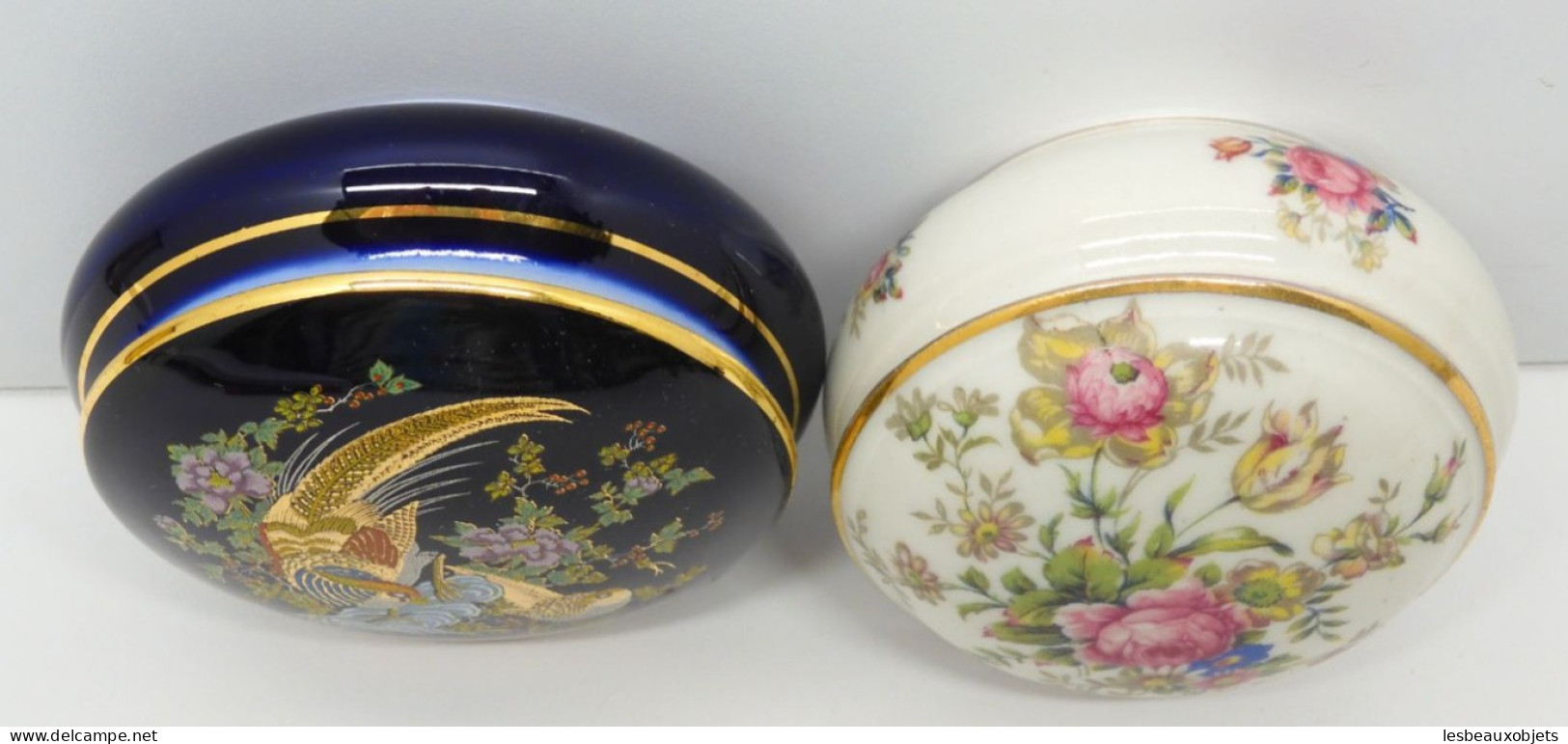 -2 ANCIENNES BOITES BONBONNIERES PORCELAINE LIMOGES BLANCHE & BLEU de FOUR    E