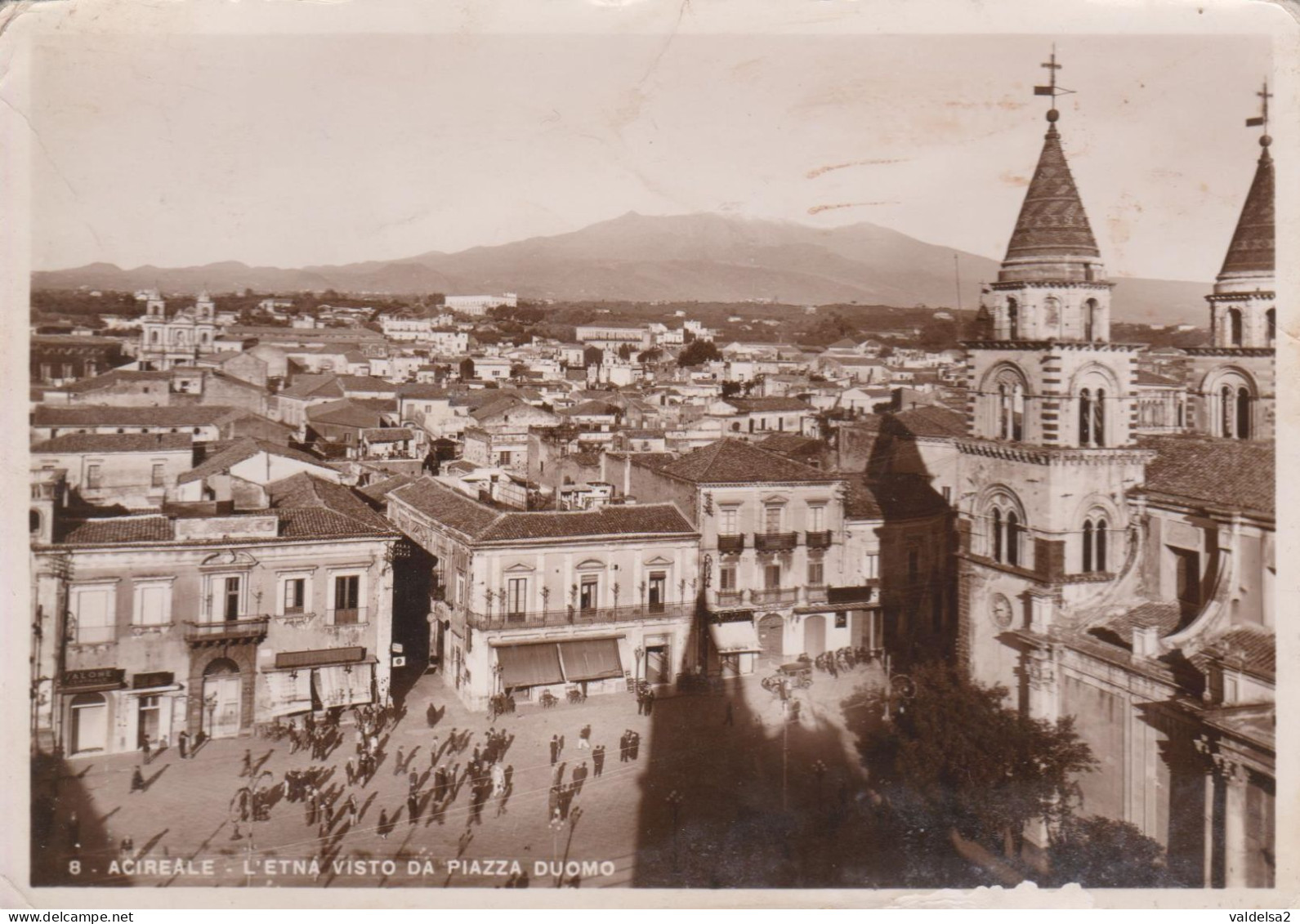 ACIREALE - CATANIA - L'ETNA VISTO DA PIAZZA DUOMO - PIAZZA ANIMATA - 1952 - Acireale