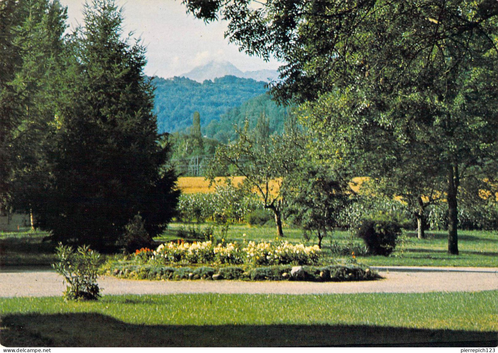 65 - Tournay - Abbaye Notre Dame - Vue Sur Le Pic Du Midi - Tournay