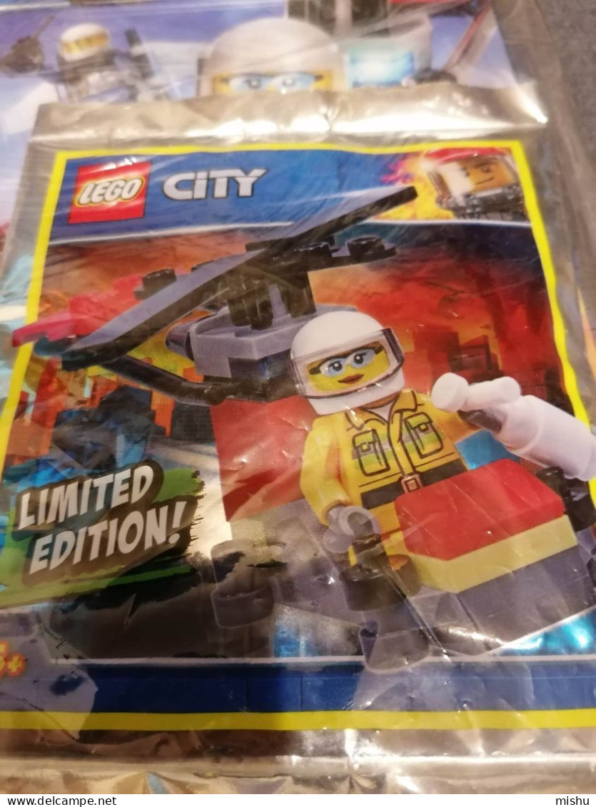 Romania - LEGO CITY Magazine With Action Figure Inside ( FIREMAN IN THE SKY ) Limited Edition - Figurines